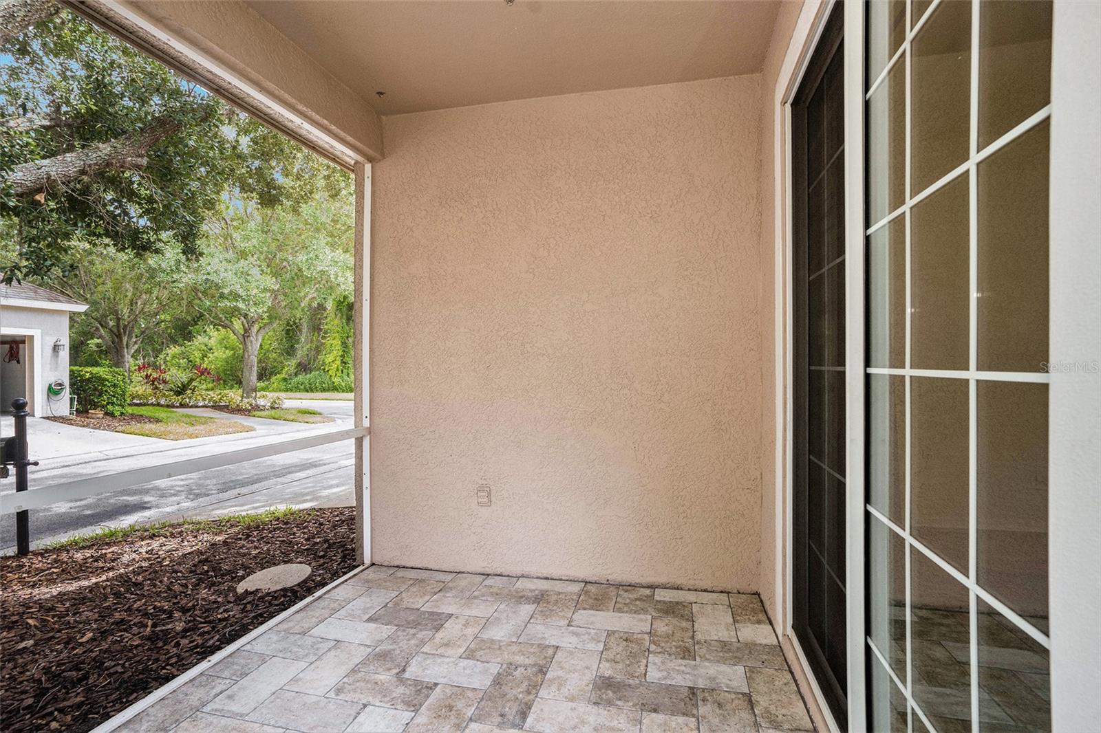 Listing photo id 12 for 17902 Havenview Lane