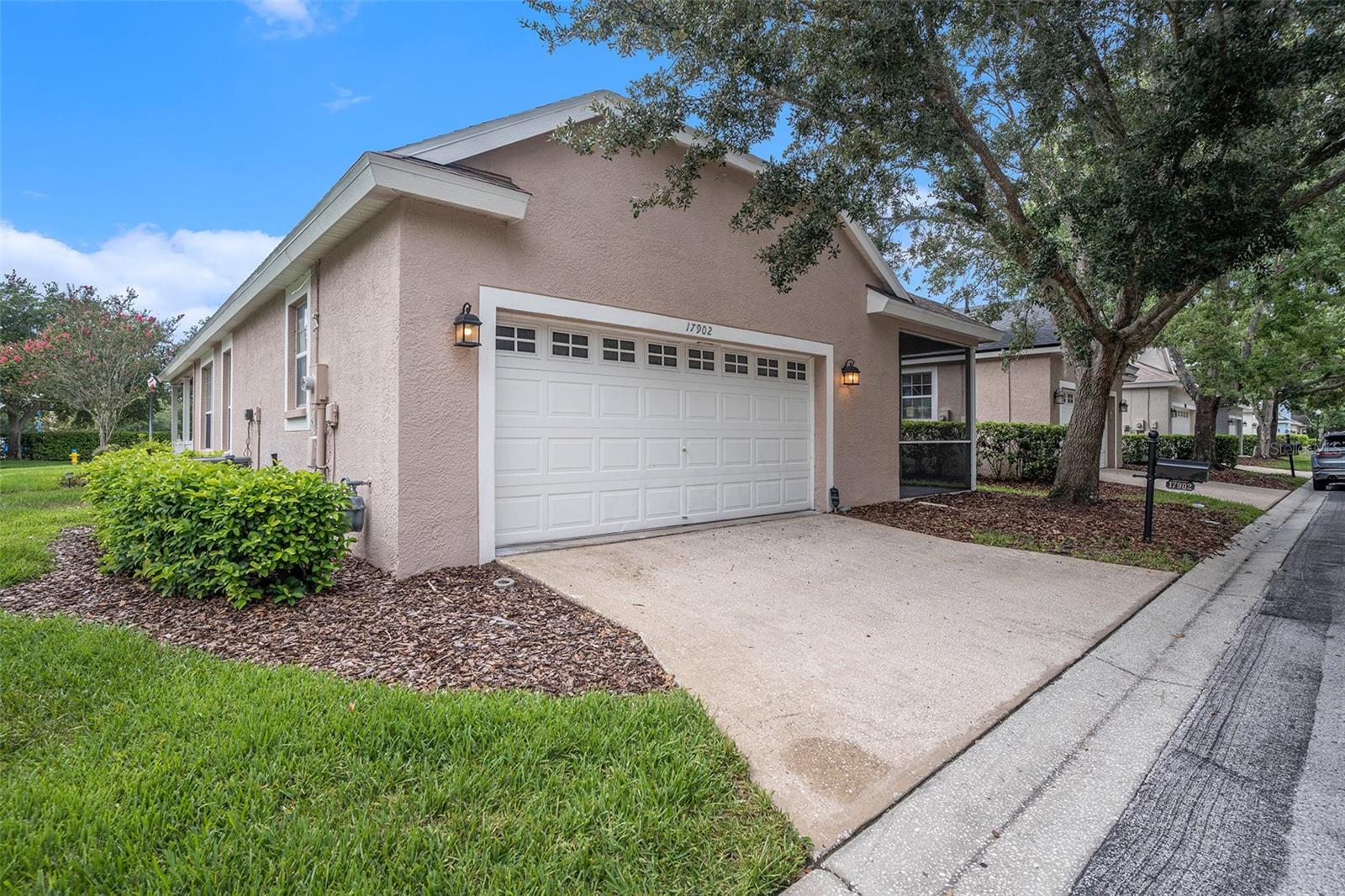 Listing photo id 13 for 17902 Havenview Lane
