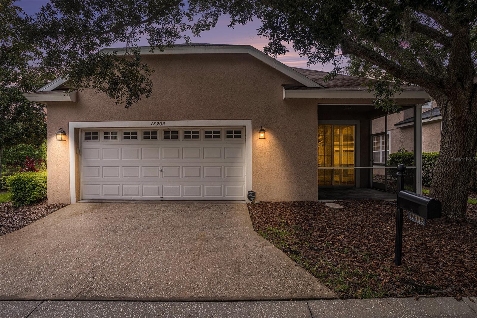 Listing photo id 14 for 17902 Havenview Lane