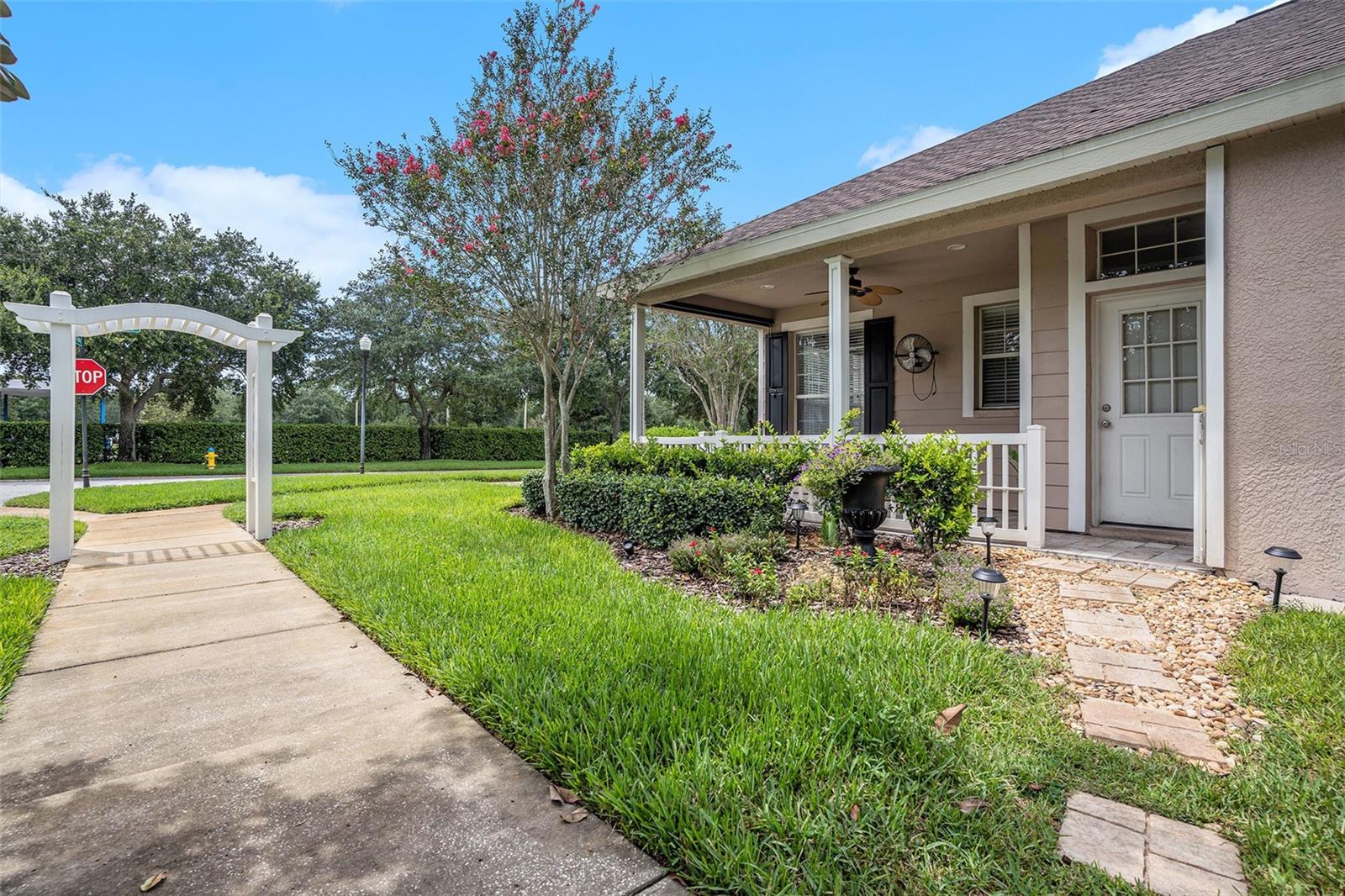 Listing photo id 0 for 17902 Havenview Lane