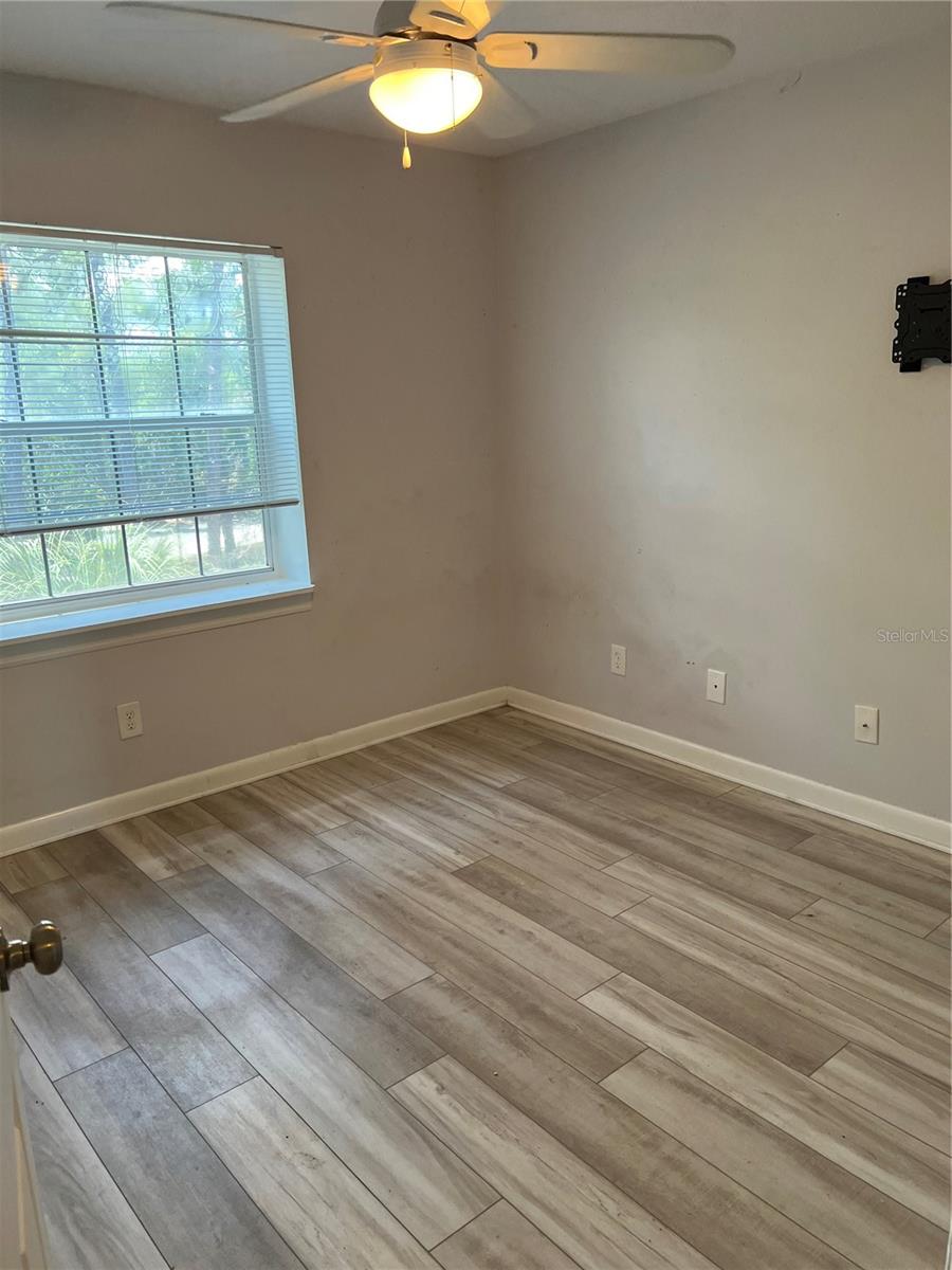 Image 32 of 43 For 556 Ryans Woods Lane