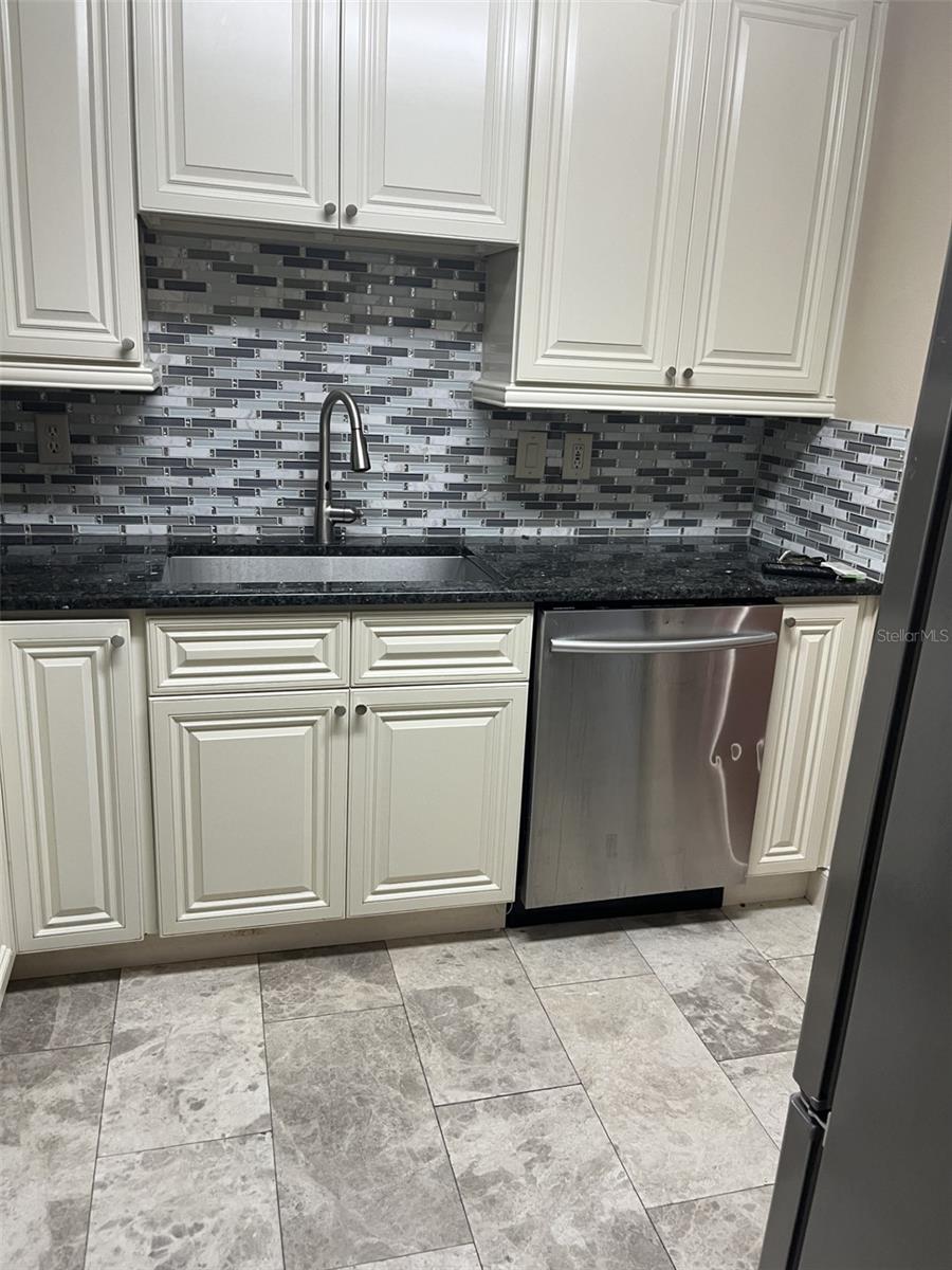 Image 4 of 17 For 345 Bayshore Boulevard 911