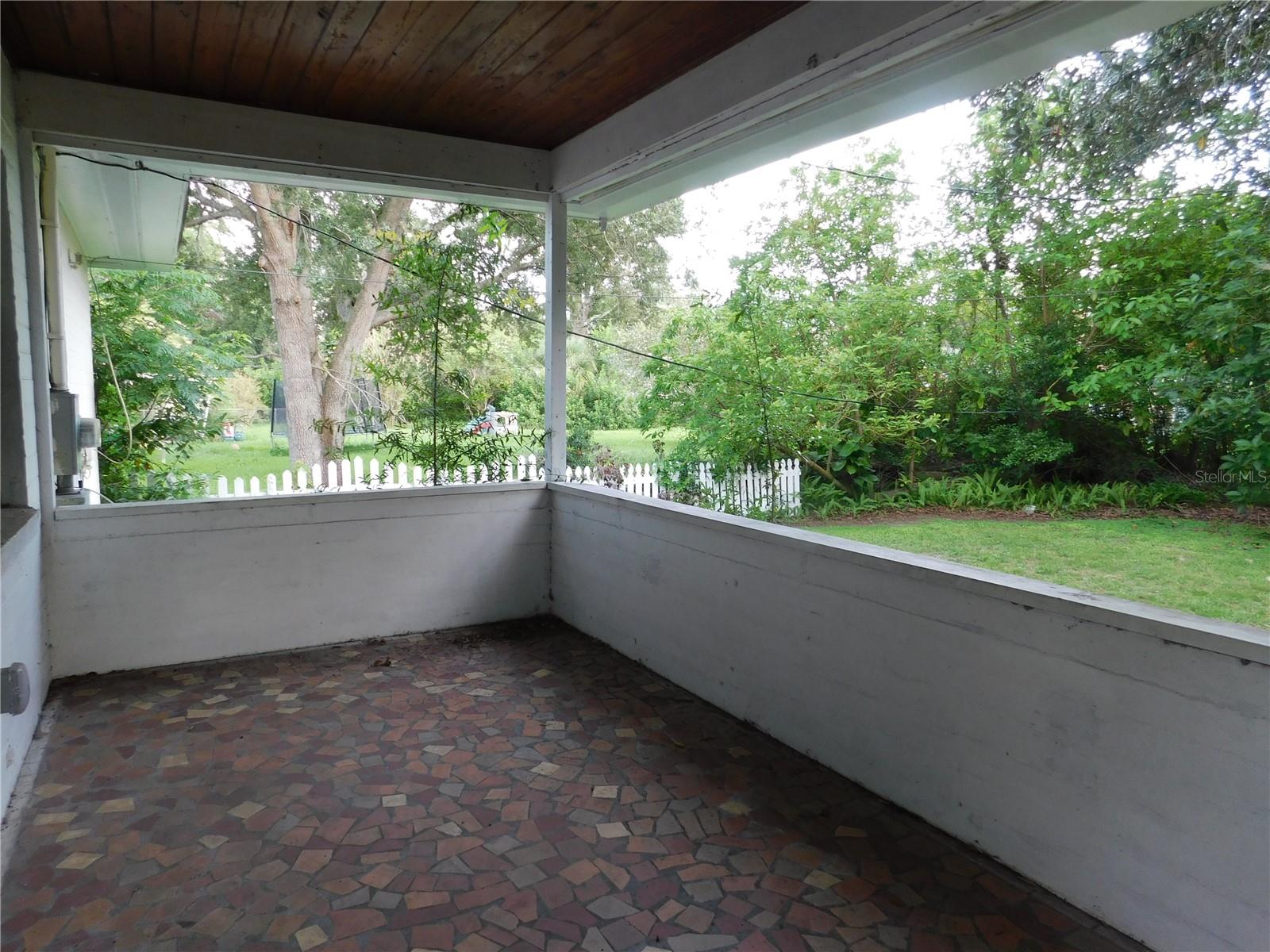 Image 17 of 19 For 507 Francis Boulevard