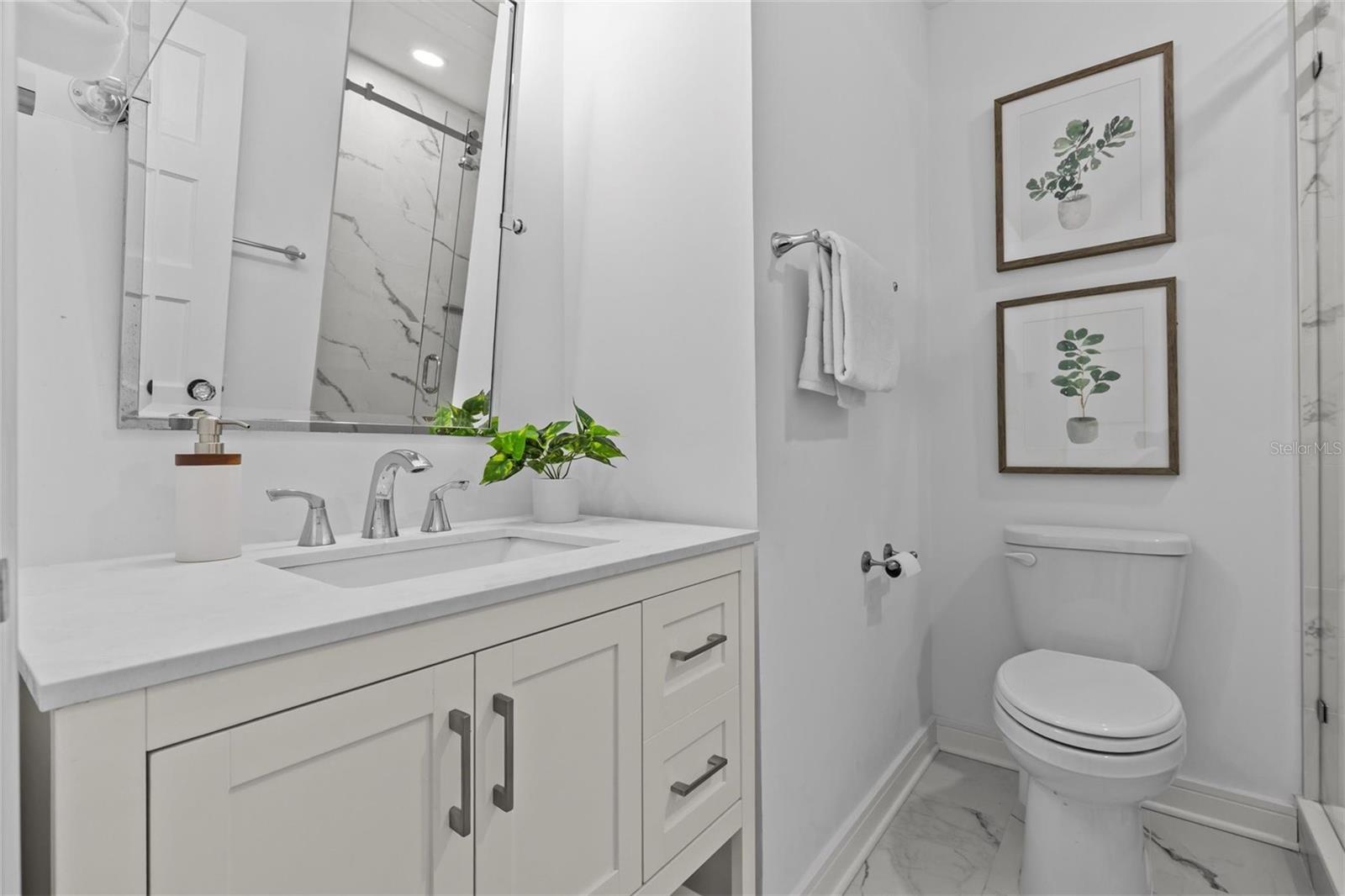 Listing photo id 18 for 3316 San Miguel Street N
