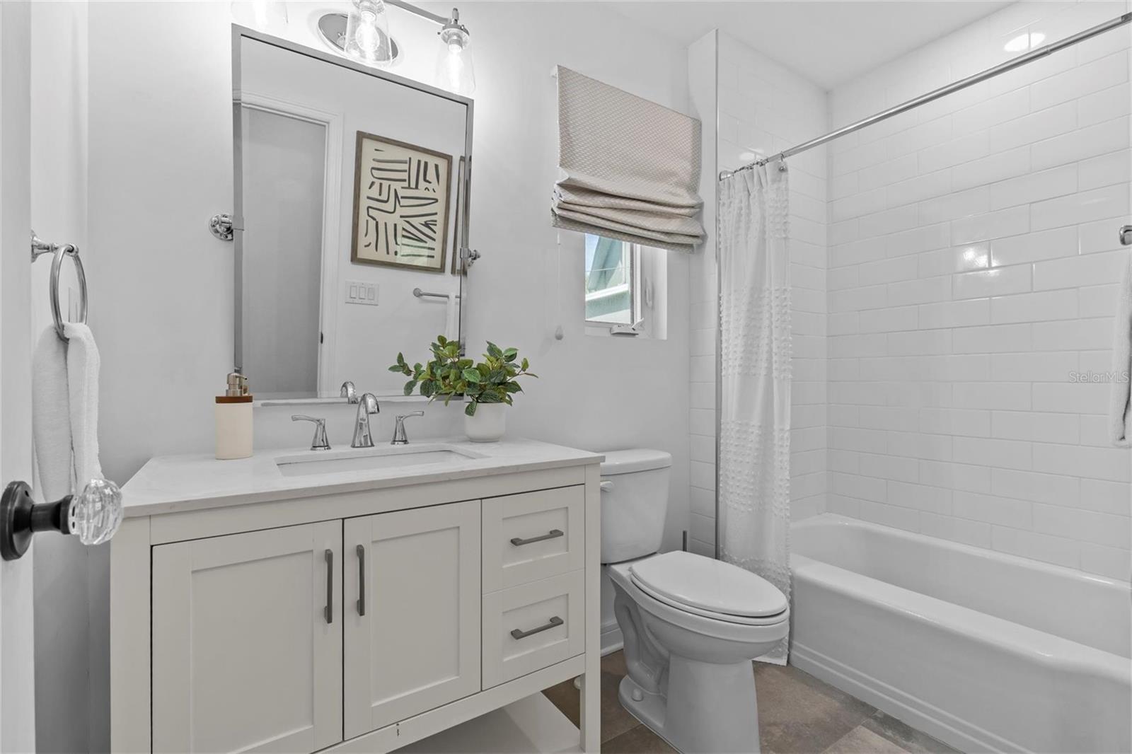 Listing photo id 24 for 3316 San Miguel Street N