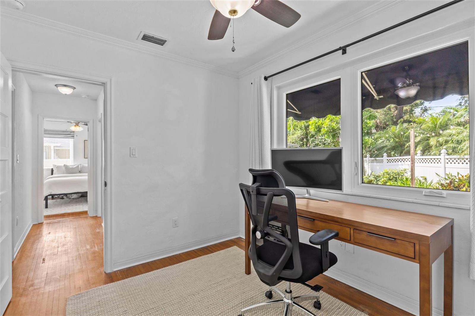 Listing photo id 26 for 3316 San Miguel Street N
