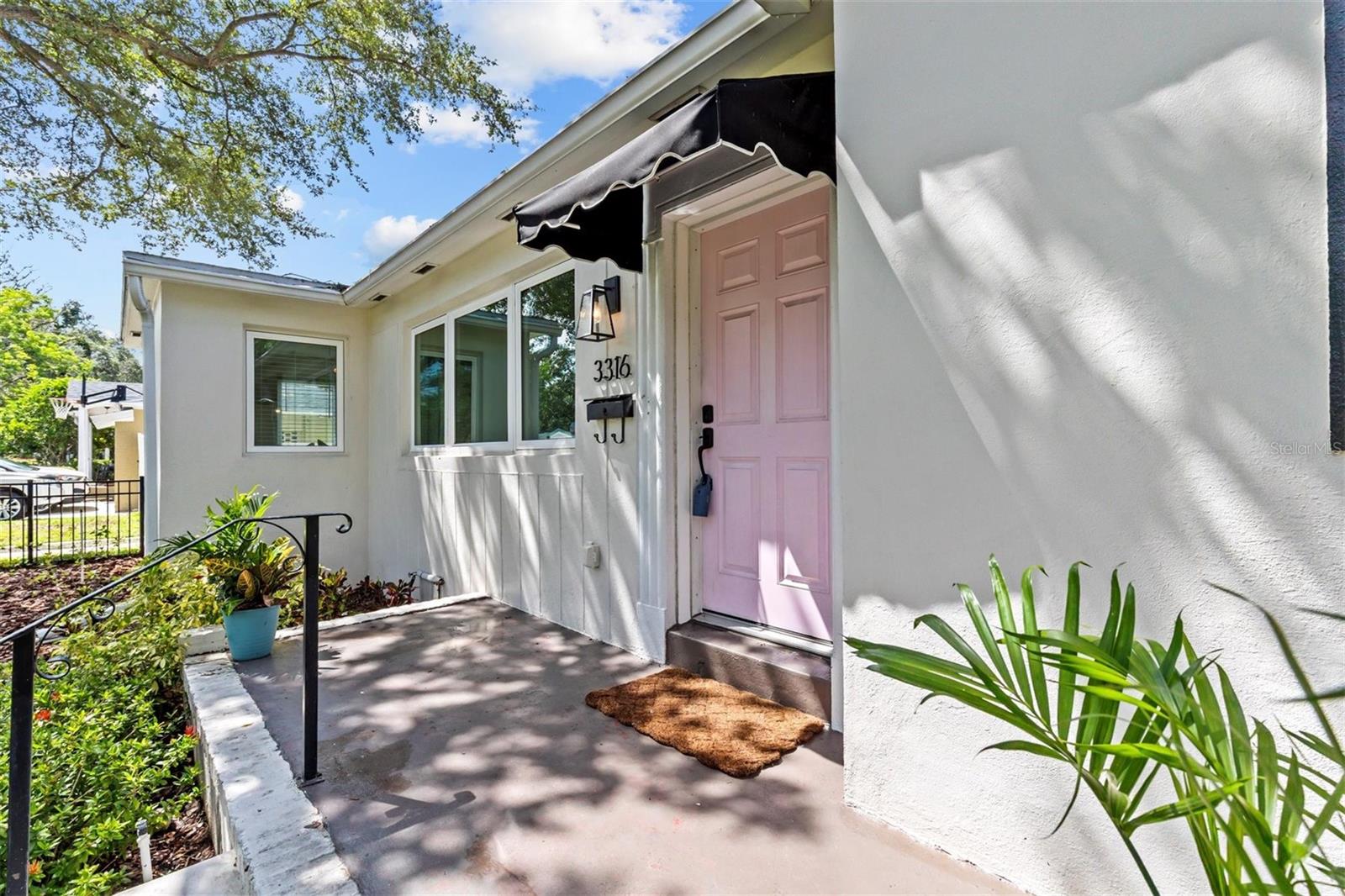 Listing photo id 29 for 3316 San Miguel Street N