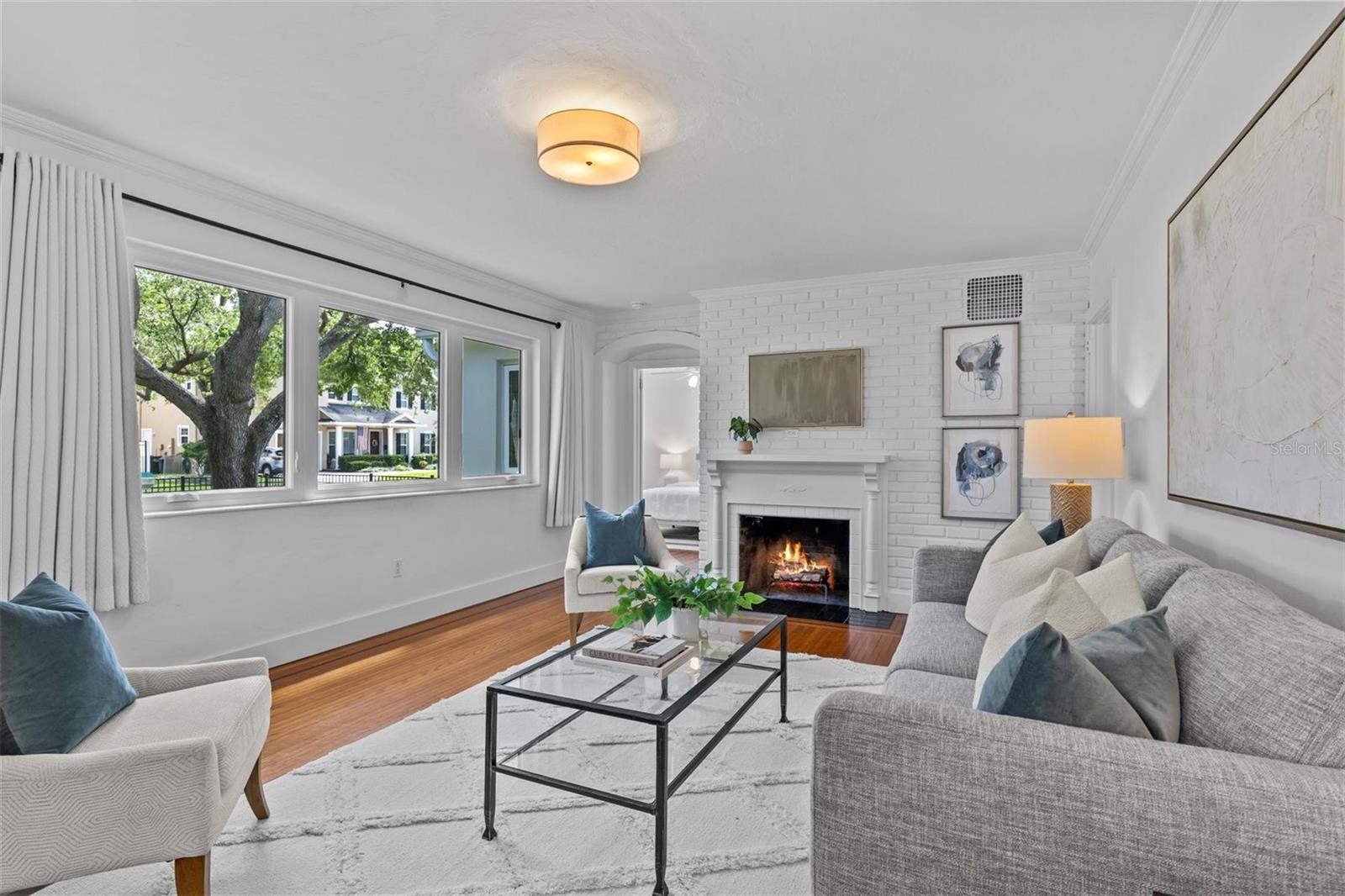 Listing photo id 4 for 3316 San Miguel Street N