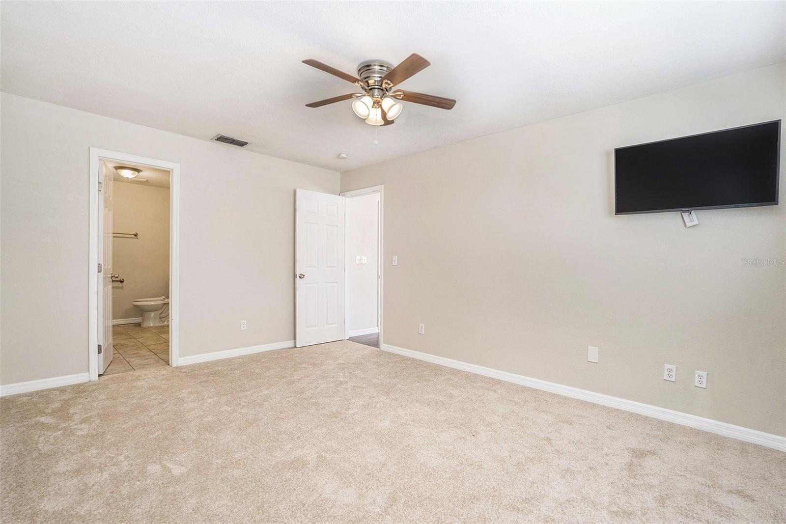 Image 11 of 29 For 6601 Elizabeth Street