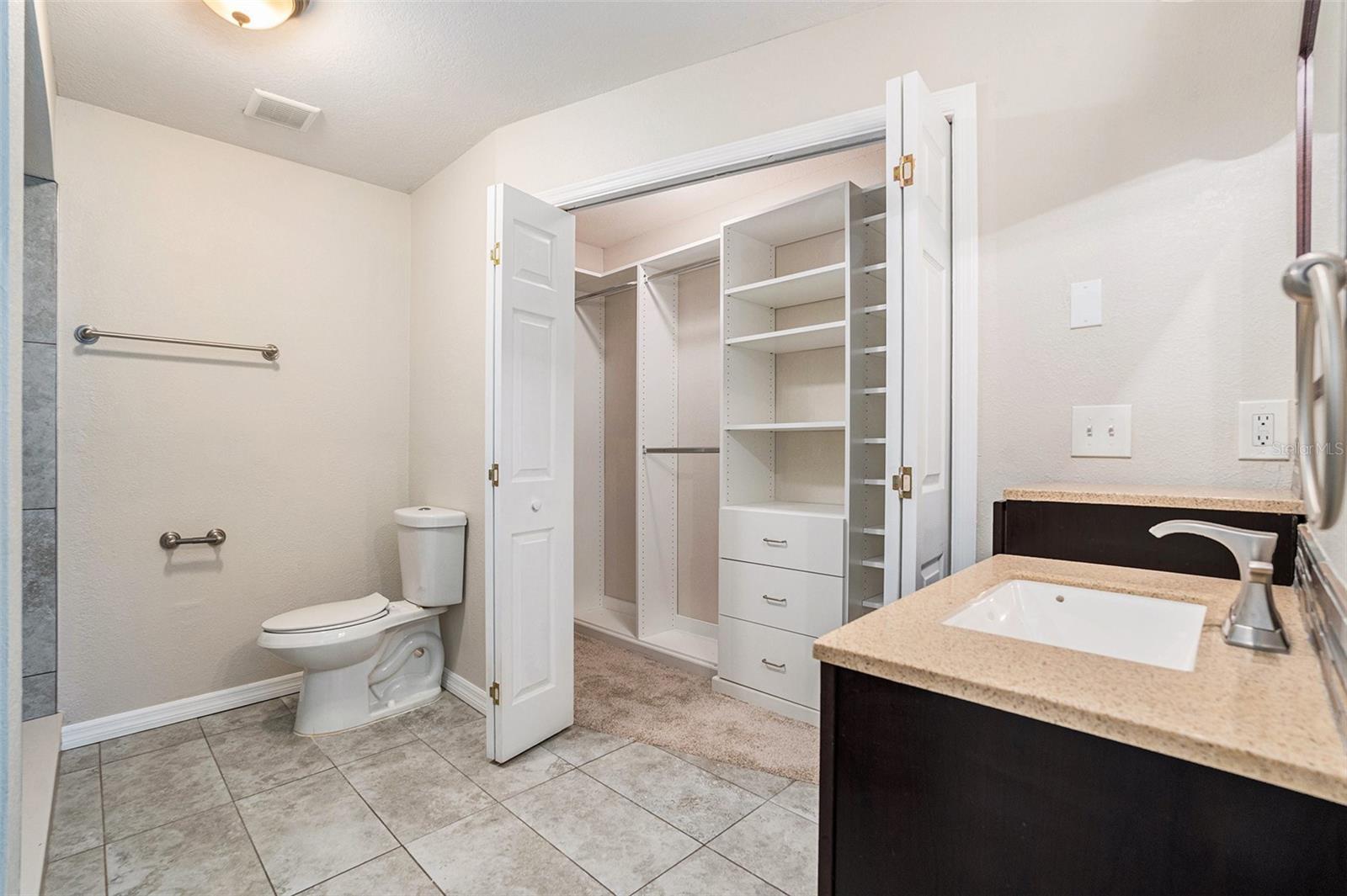 Image 13 of 29 For 6601 Elizabeth Street