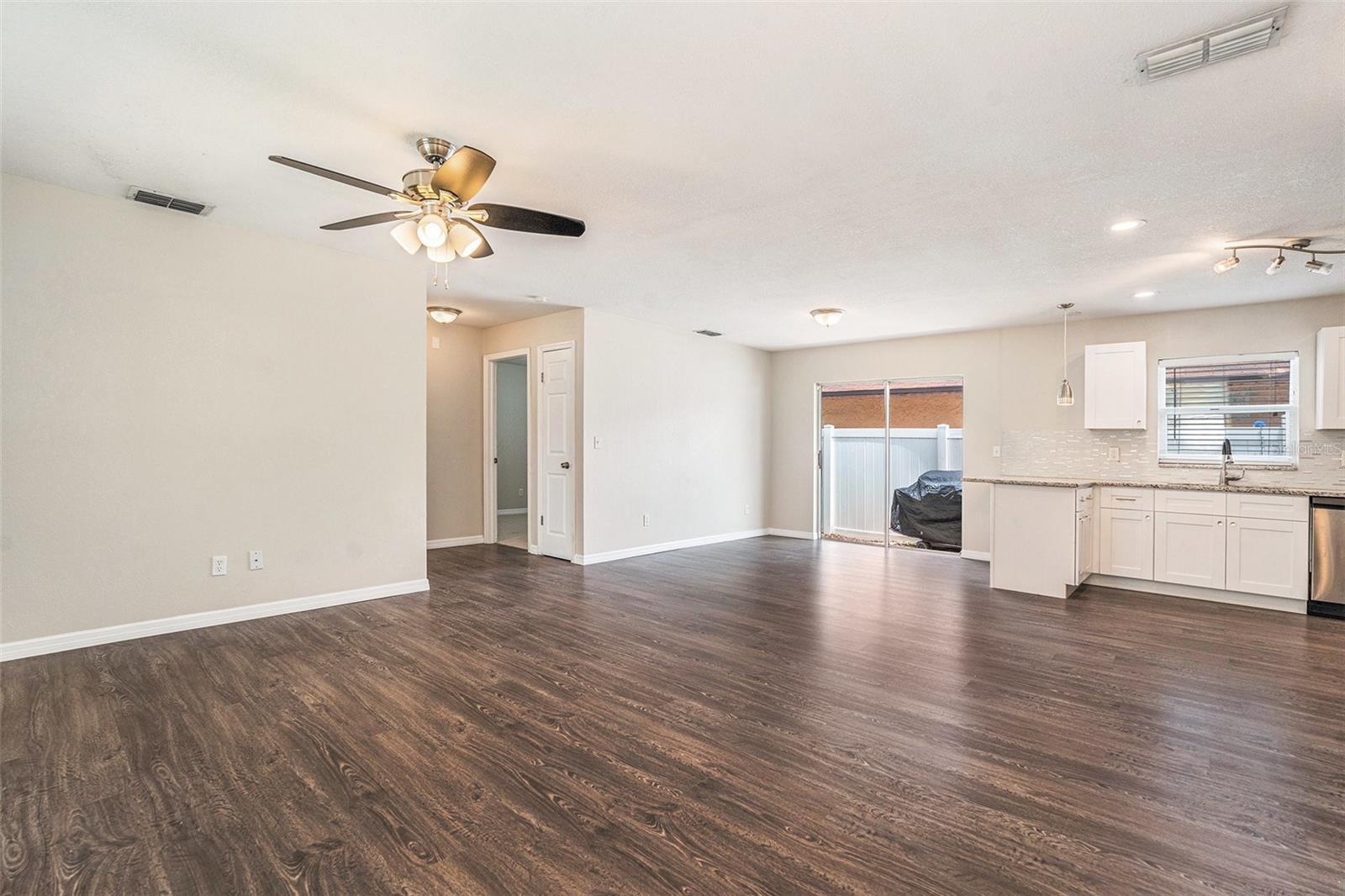 Image 6 of 29 For 6601 Elizabeth Street