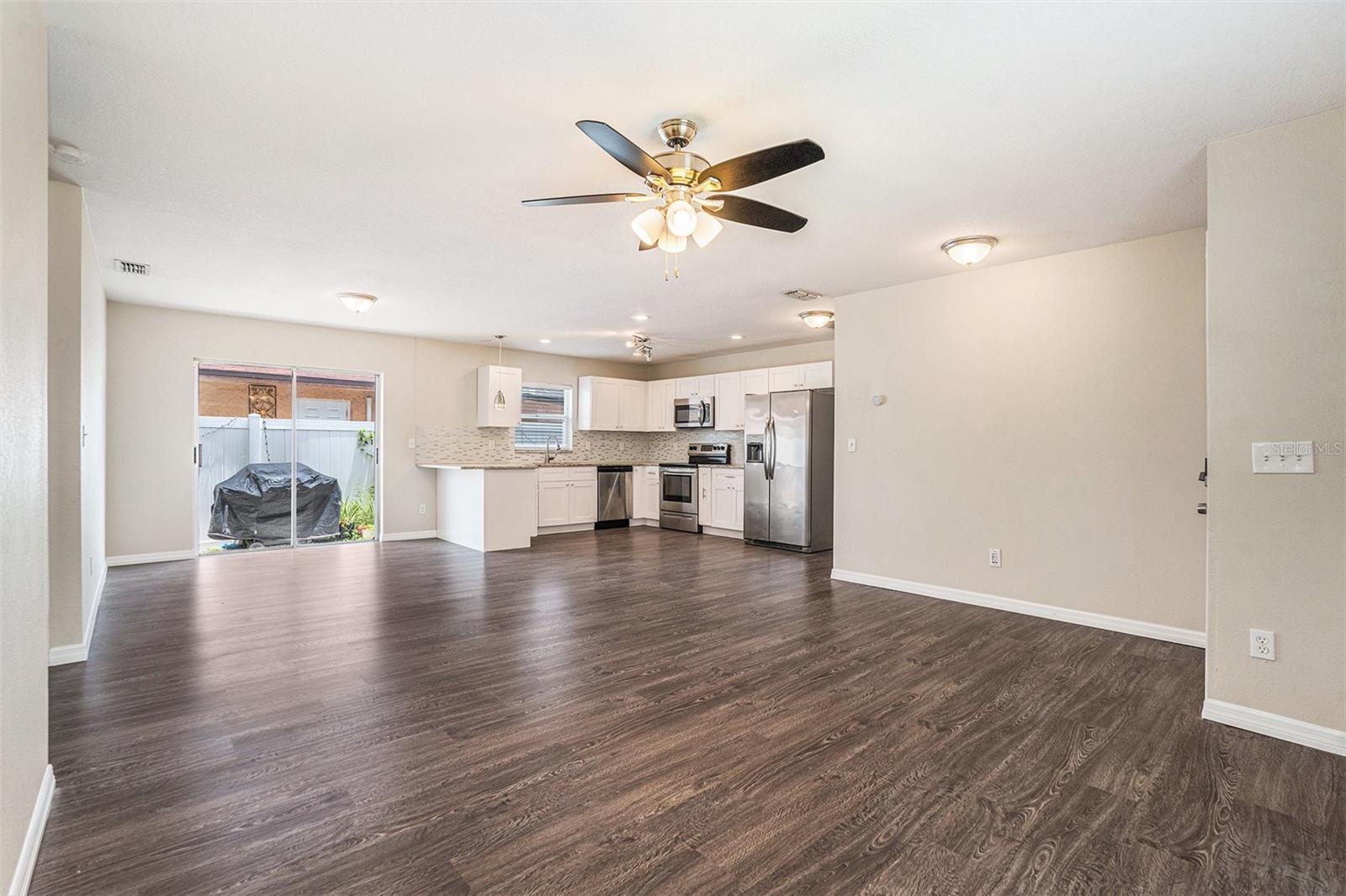 Image 7 of 29 For 6601 Elizabeth Street