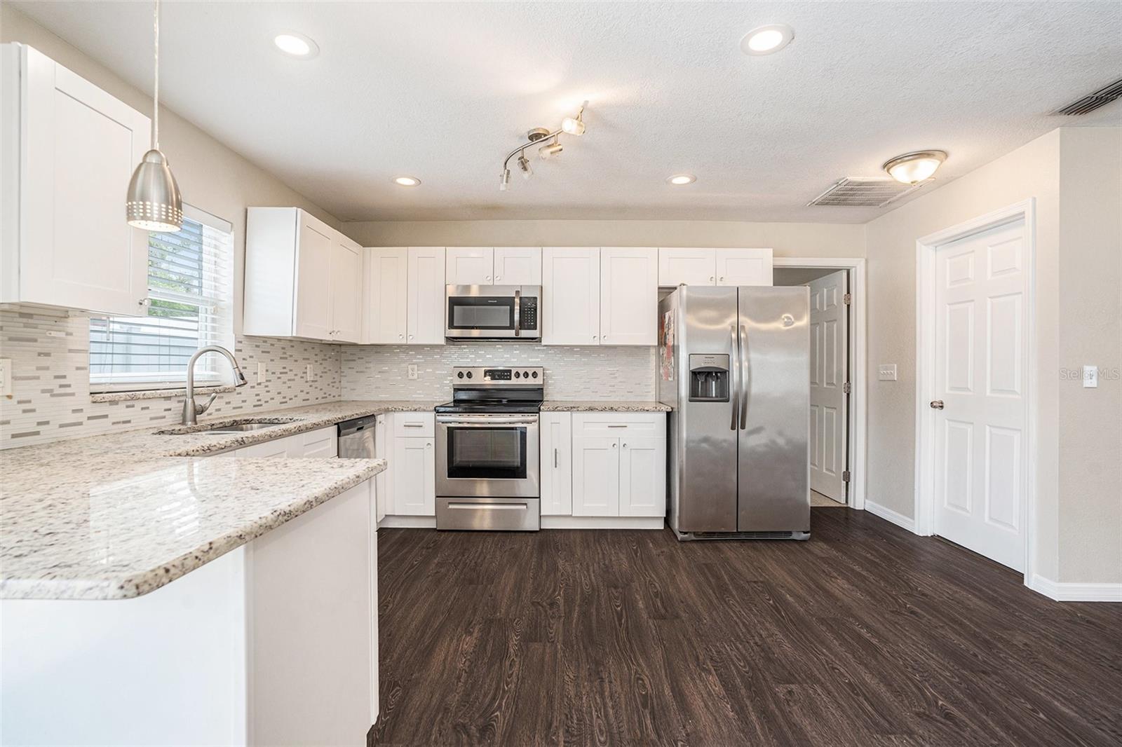 Image 9 of 29 For 6601 Elizabeth Street