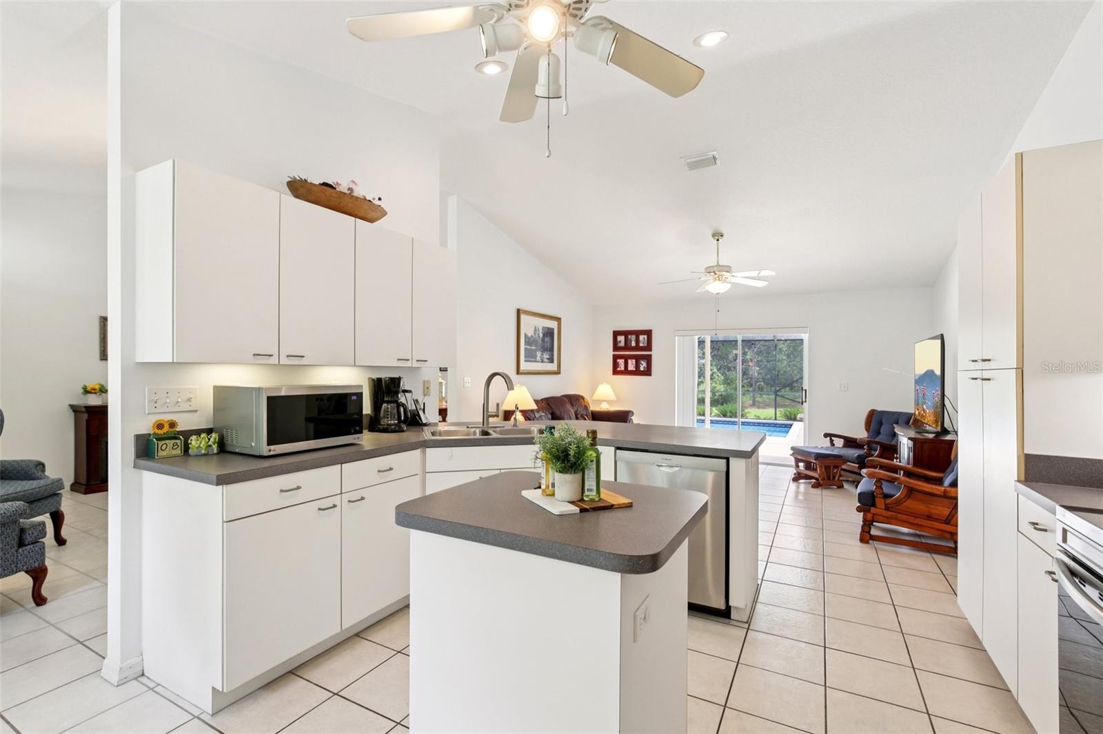 Image 15 of 65 For 8229 Quail Hollow Boulevard