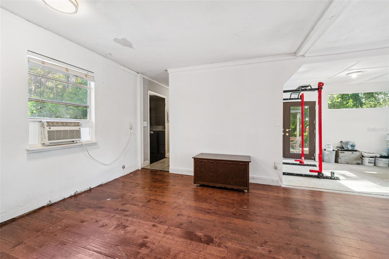 Image 10 of 38 For 18812 Carr Drive
