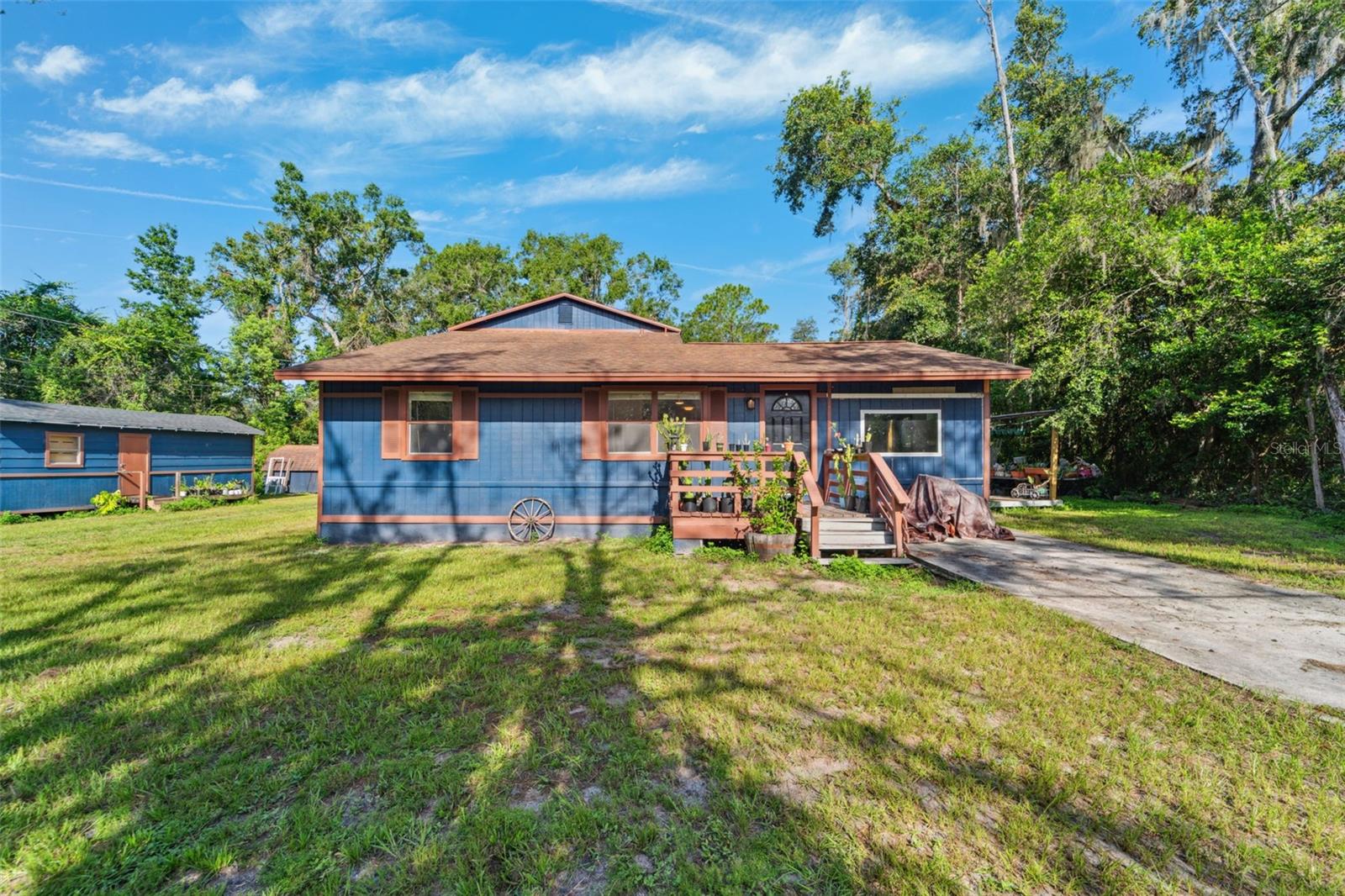 Image 32 of 38 For 18812 Carr Drive