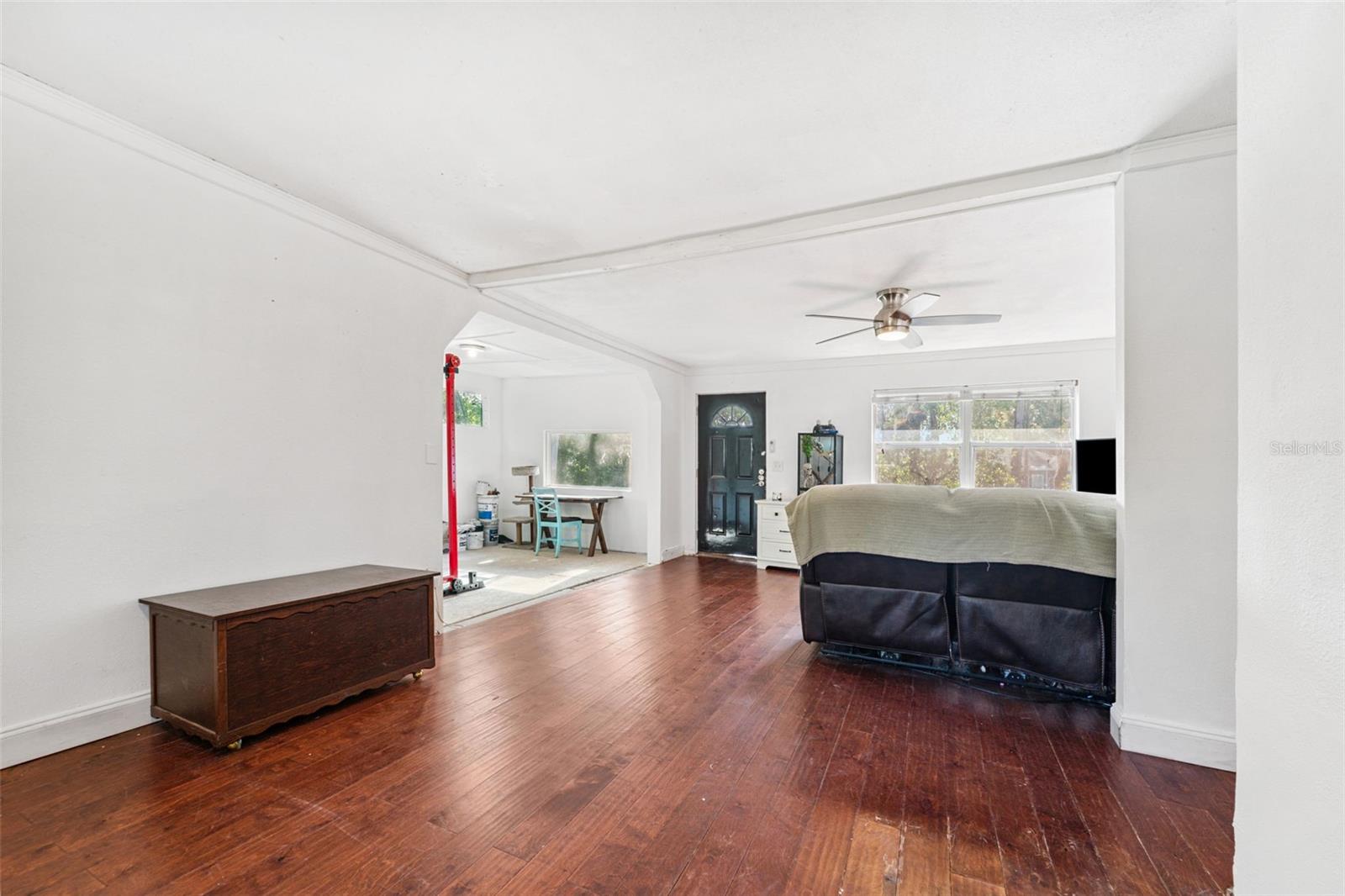 Image 9 of 38 For 18812 Carr Drive