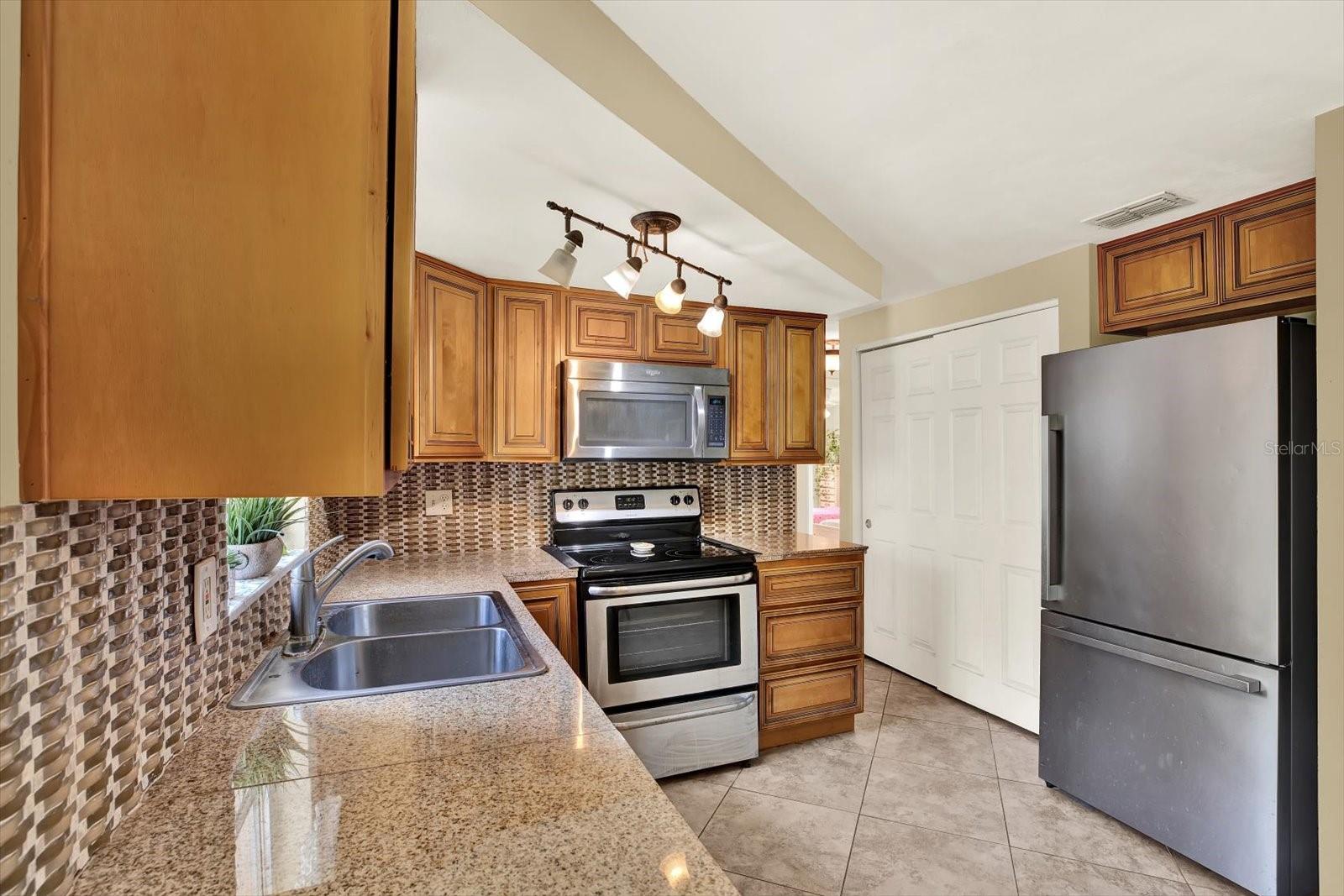 Image 10 of 21 For 3527 Atlantis Drive