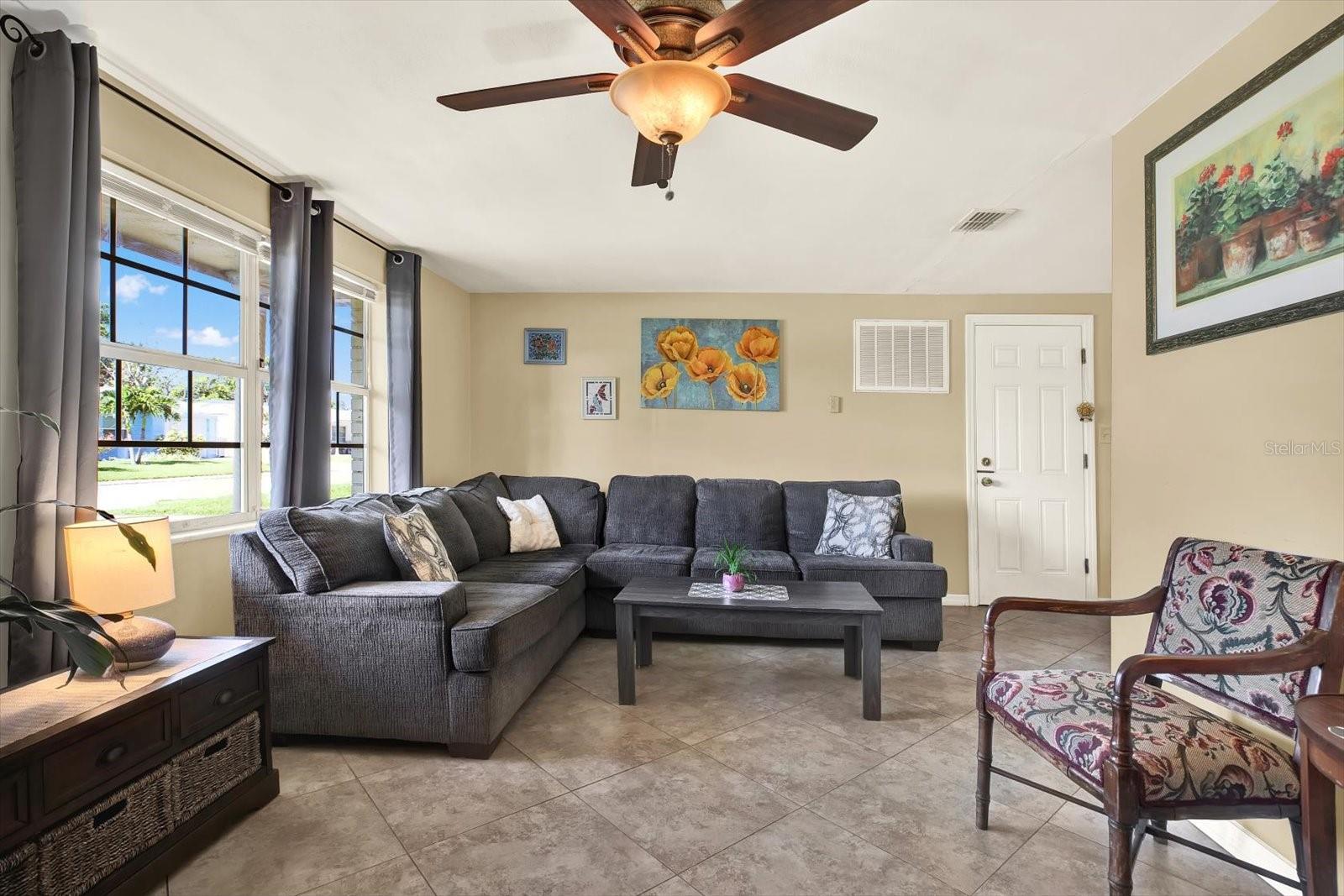 Image 5 of 21 For 3527 Atlantis Drive