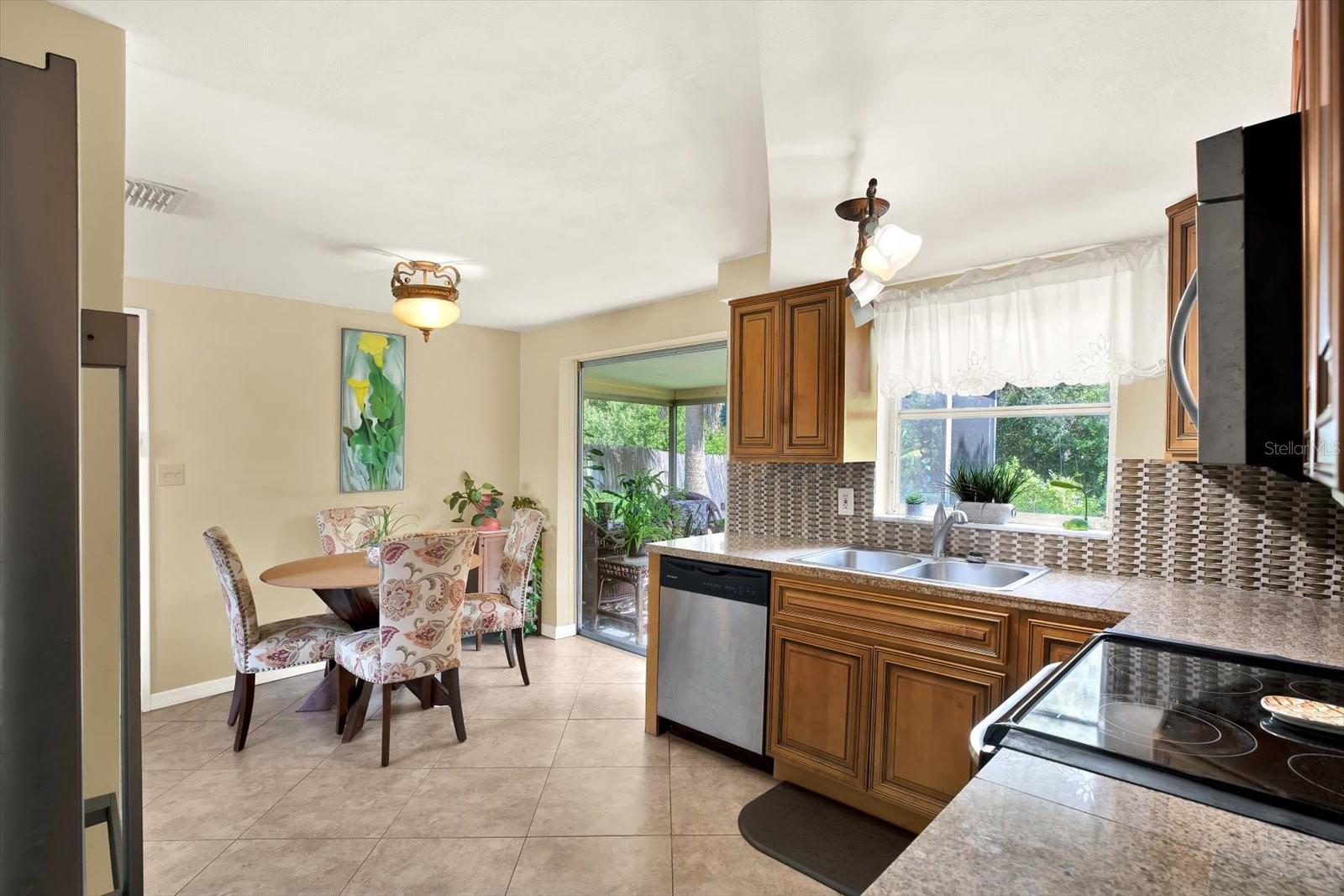 Image 8 of 21 For 3527 Atlantis Drive
