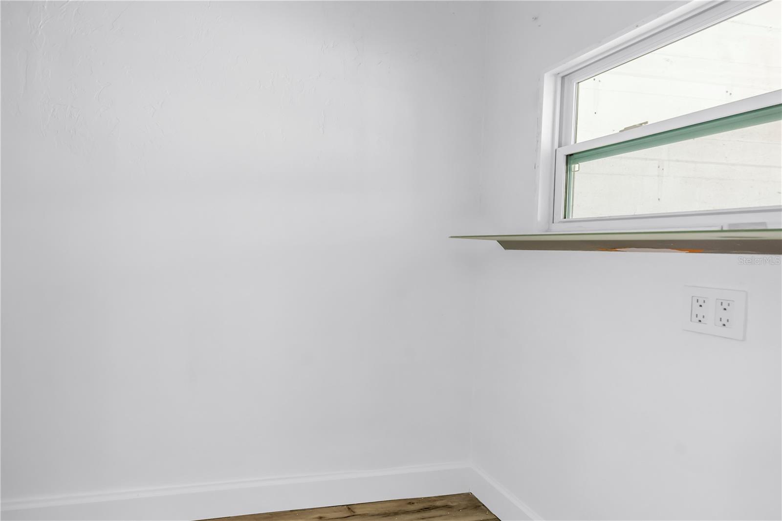 Image 23 of 67 For 4540 Bayshore Boulevard Ne