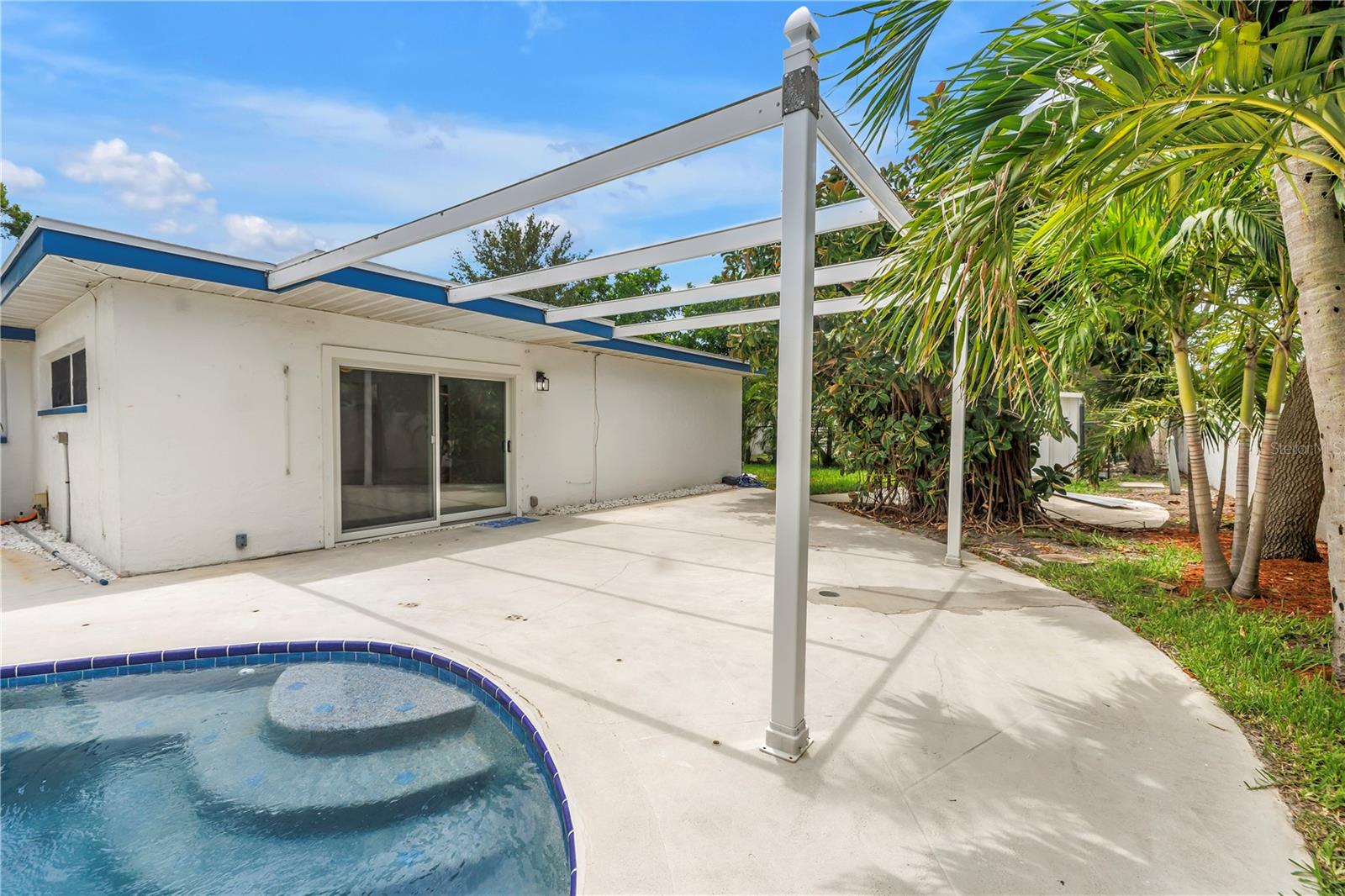 Image 30 of 67 For 4540 Bayshore Boulevard Ne