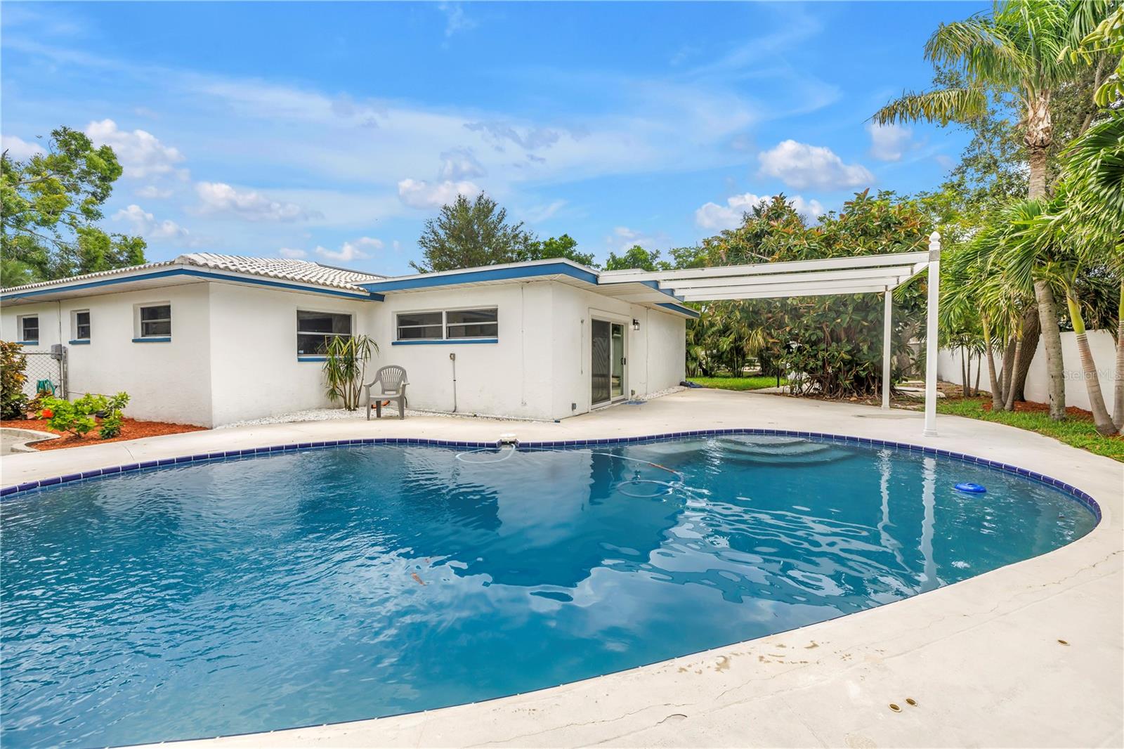Image 32 of 67 For 4540 Bayshore Boulevard Ne
