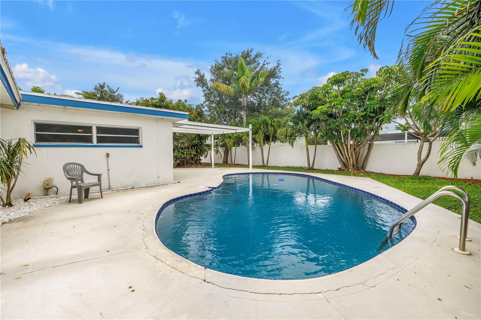 Image 35 of 67 For 4540 Bayshore Boulevard Ne