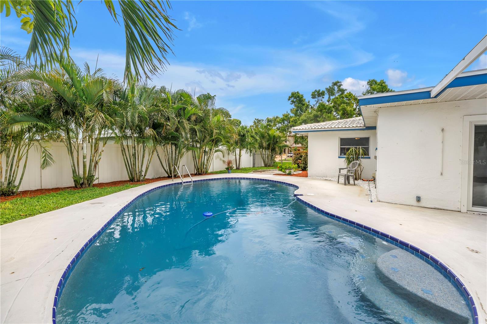 Image 38 of 67 For 4540 Bayshore Boulevard Ne