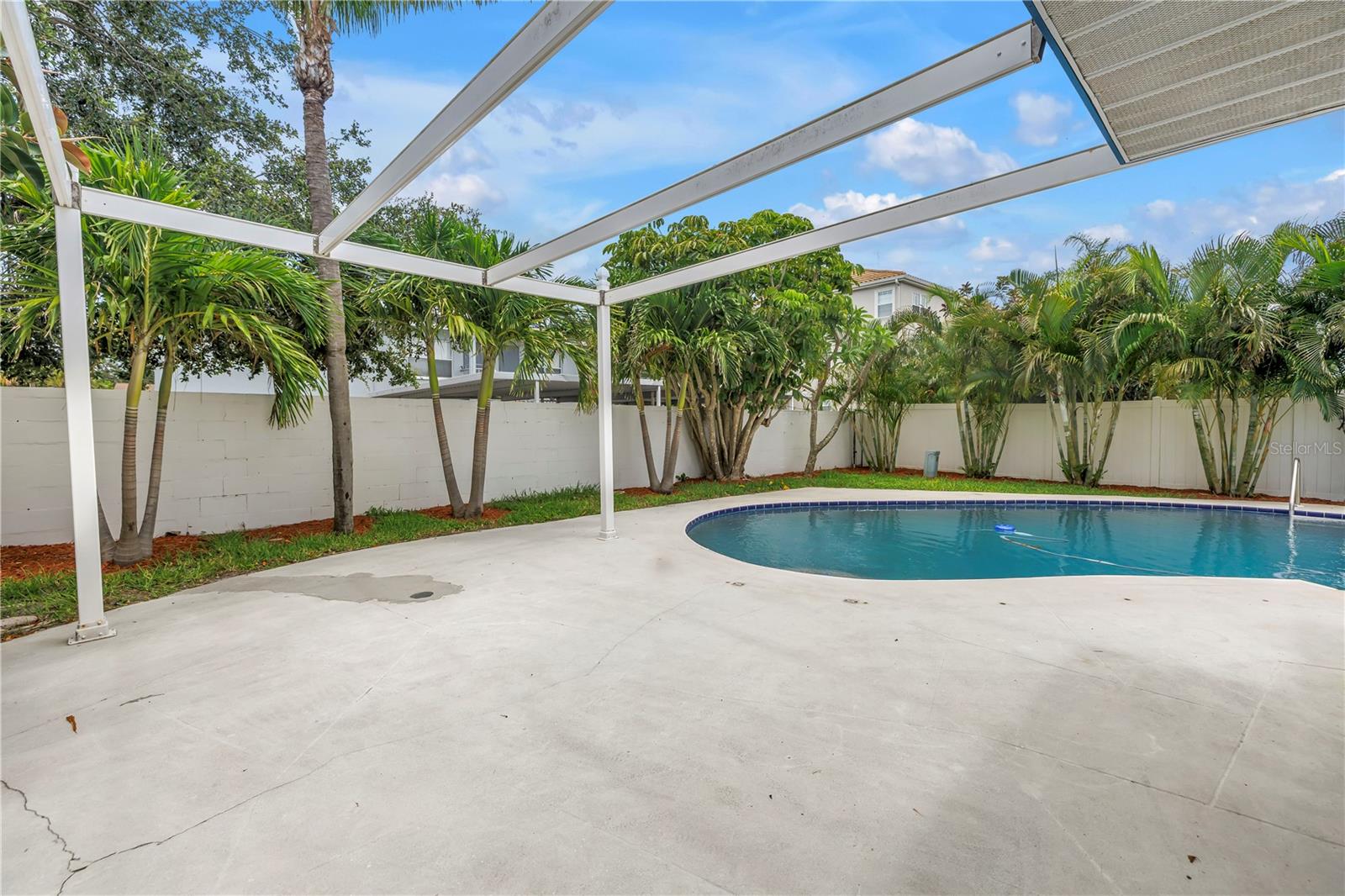 Image 40 of 67 For 4540 Bayshore Boulevard Ne