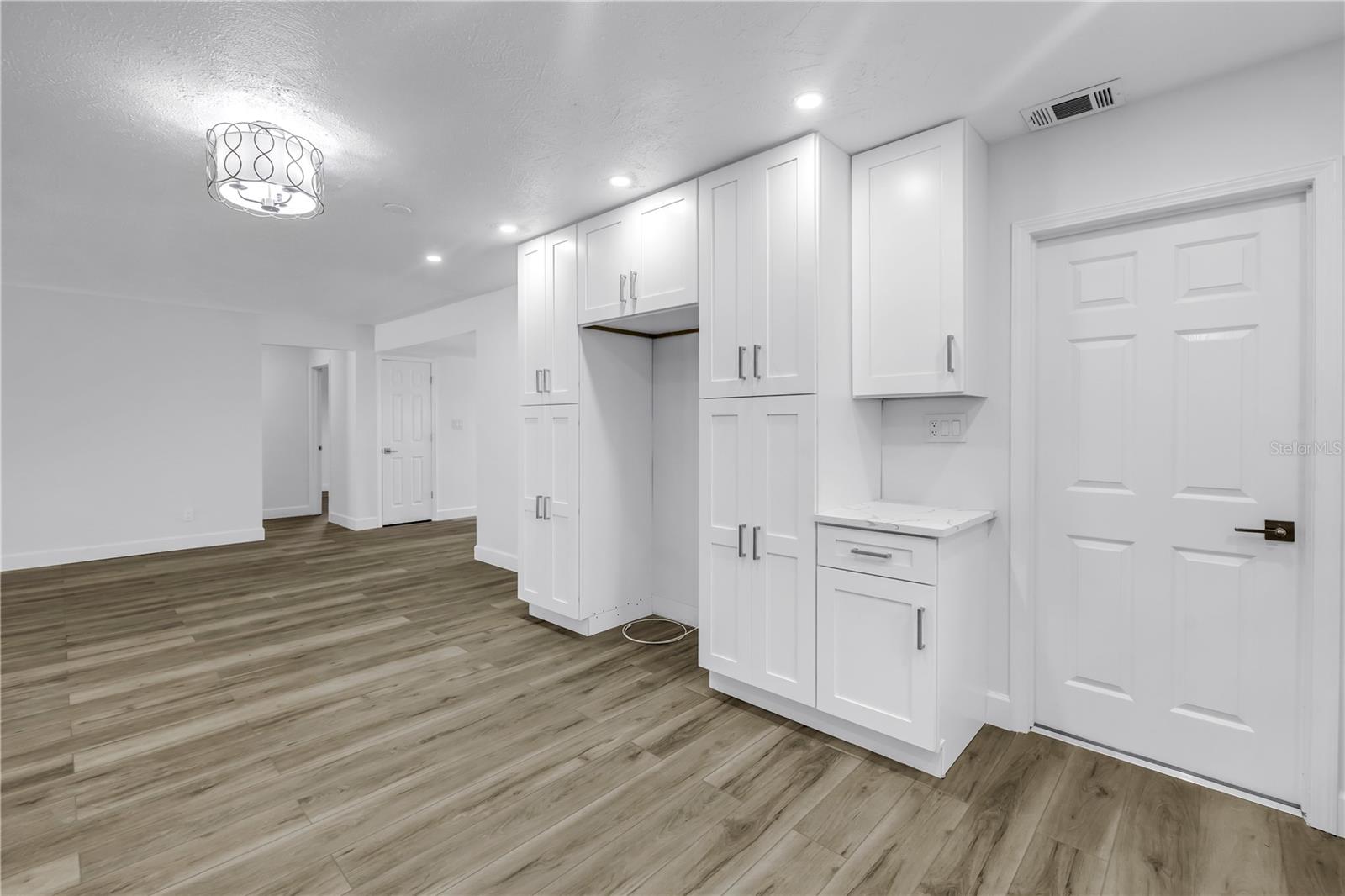 Image 42 of 67 For 4540 Bayshore Boulevard Ne