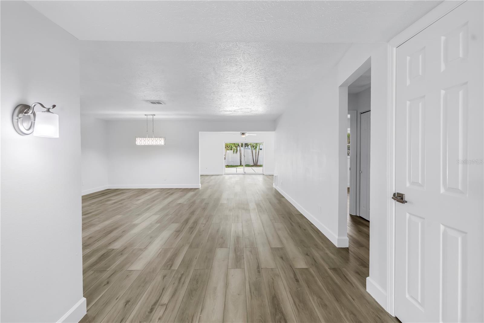 Image 49 of 67 For 4540 Bayshore Boulevard Ne