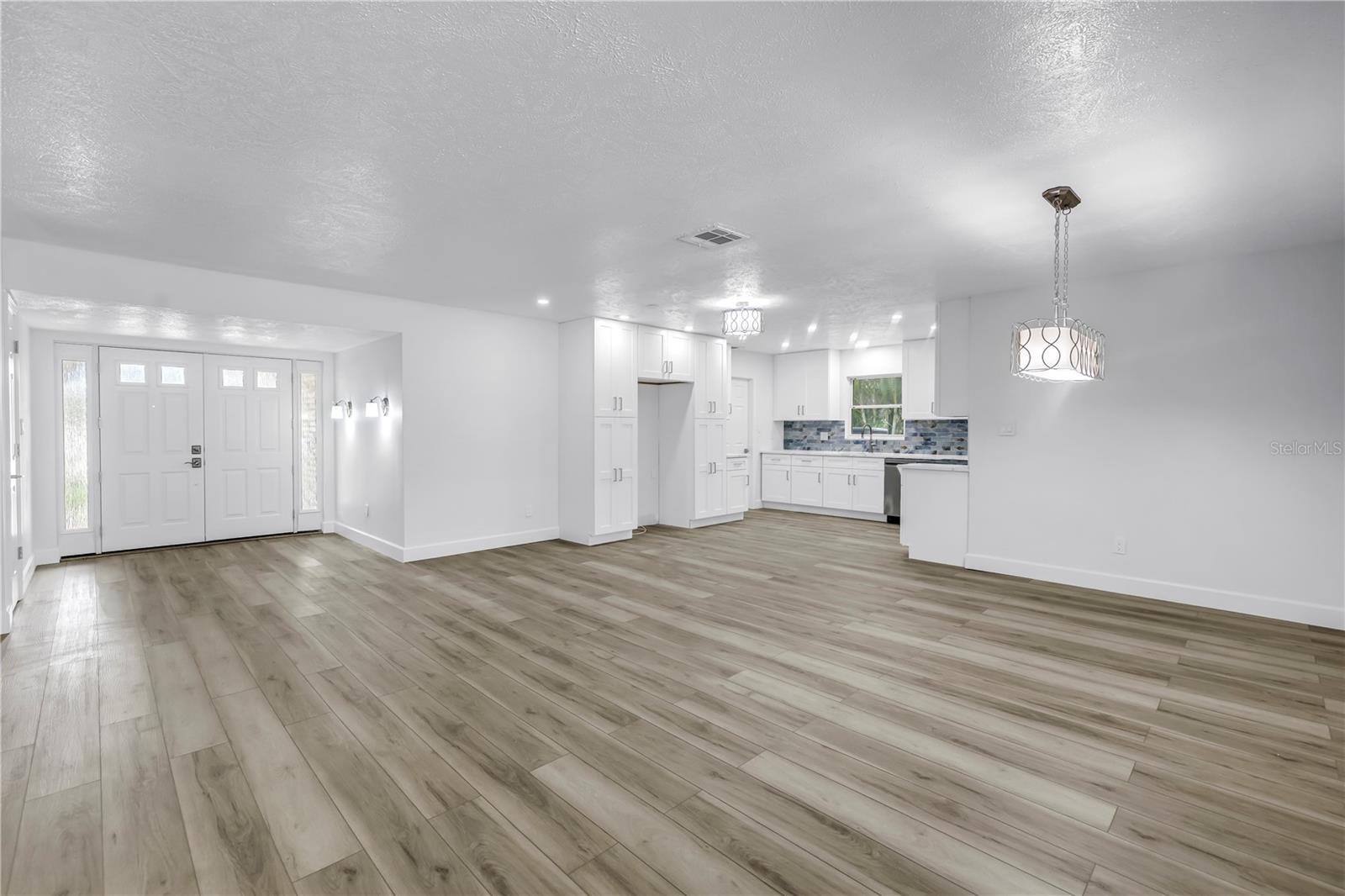Image 51 of 67 For 4540 Bayshore Boulevard Ne