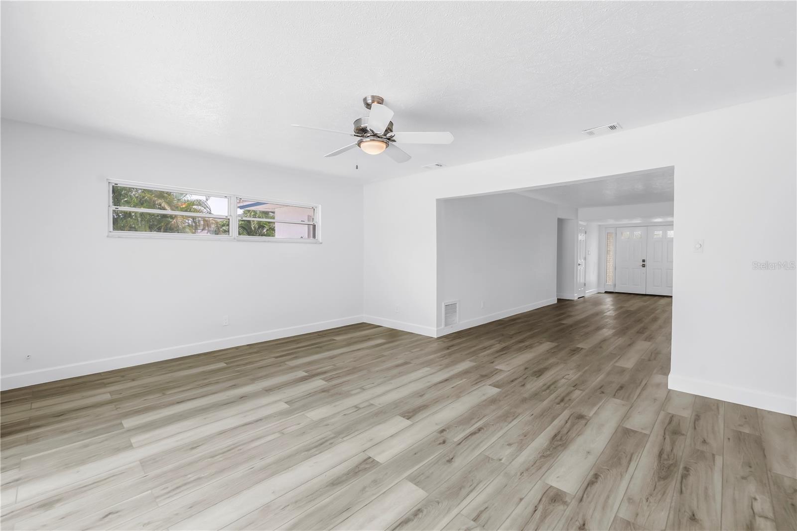 Image 52 of 67 For 4540 Bayshore Boulevard Ne