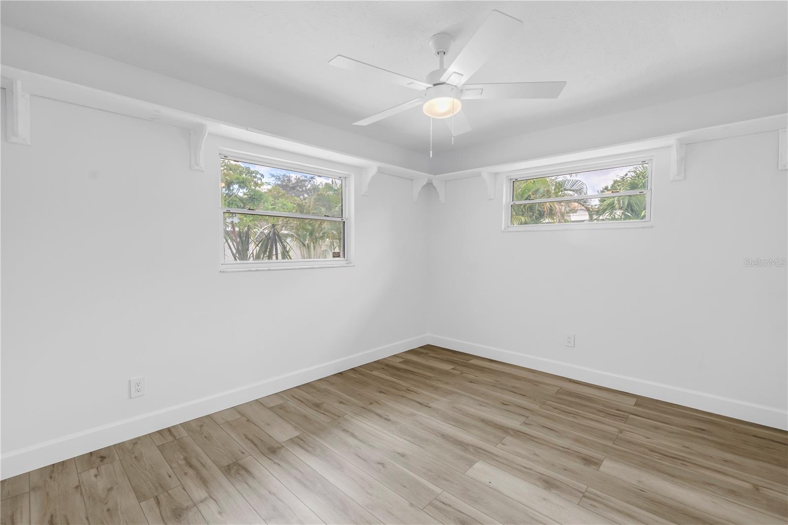 Image 57 of 67 For 4540 Bayshore Boulevard Ne