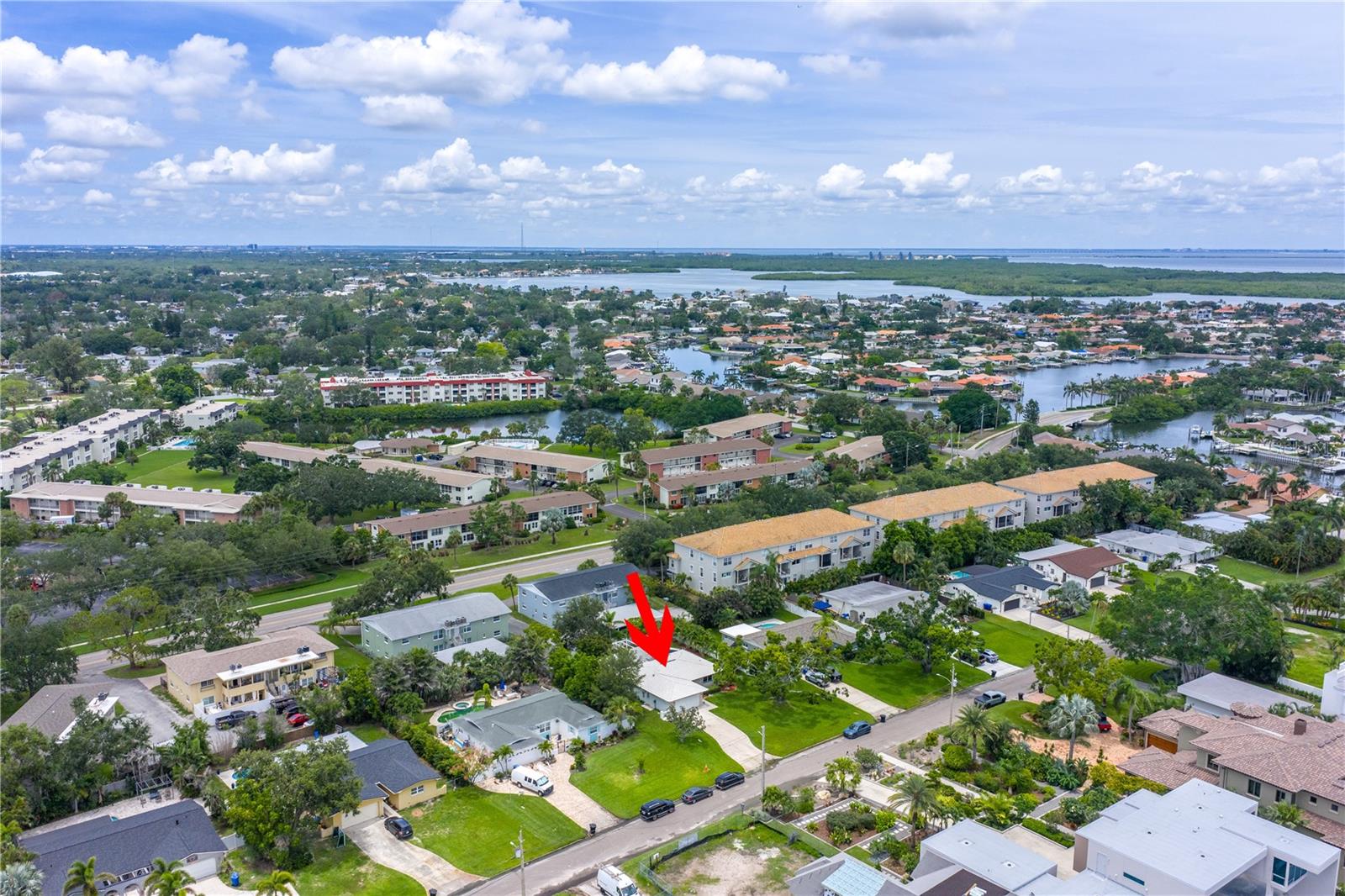Image 6 of 67 For 4540 Bayshore Boulevard Ne