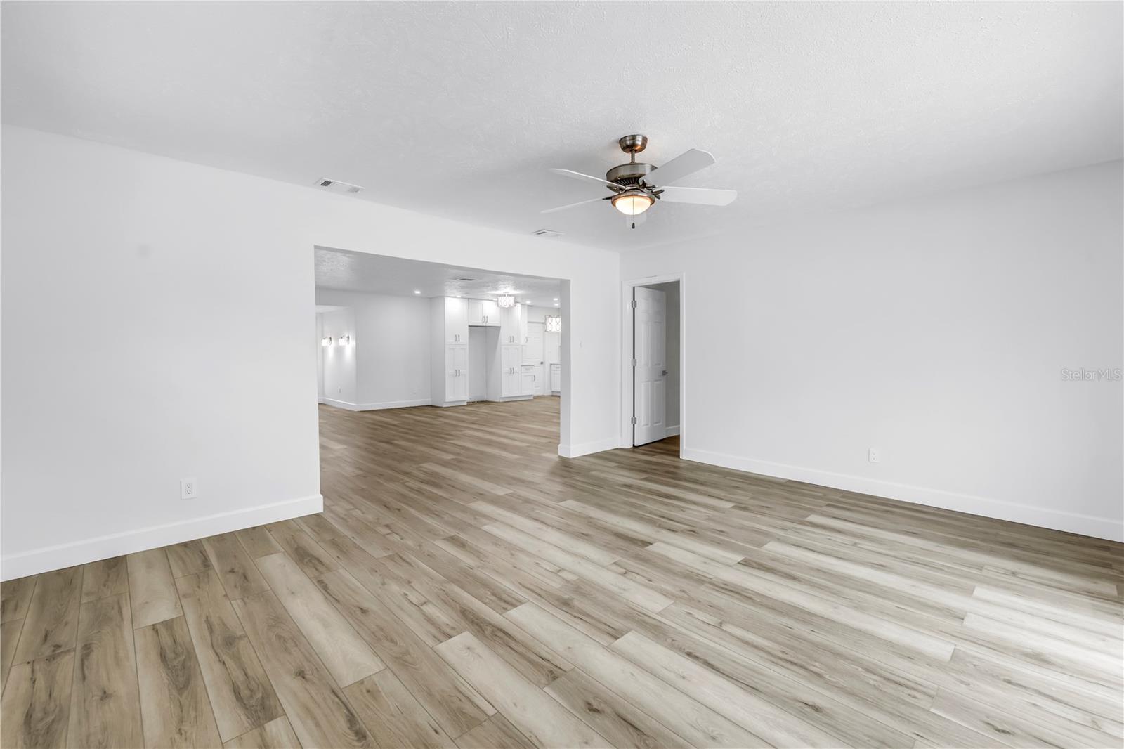 Image 60 of 67 For 4540 Bayshore Boulevard Ne