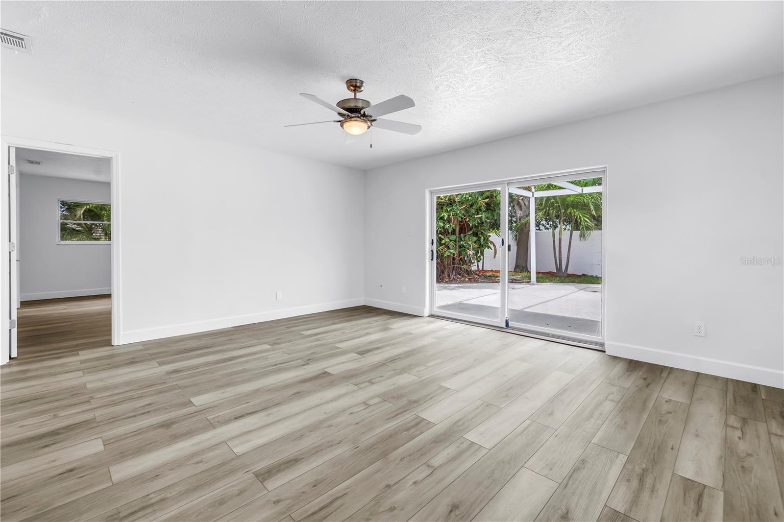 Image 61 of 67 For 4540 Bayshore Boulevard Ne