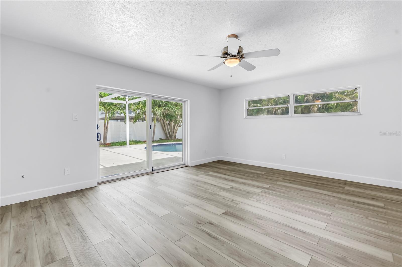 Image 62 of 67 For 4540 Bayshore Boulevard Ne