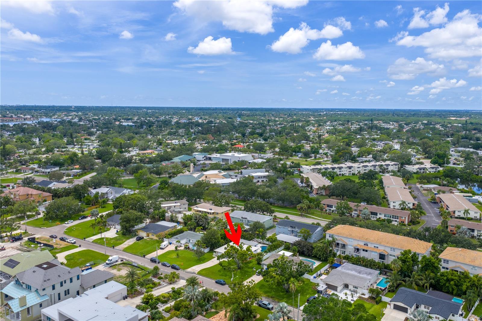 Image 8 of 67 For 4540 Bayshore Boulevard Ne