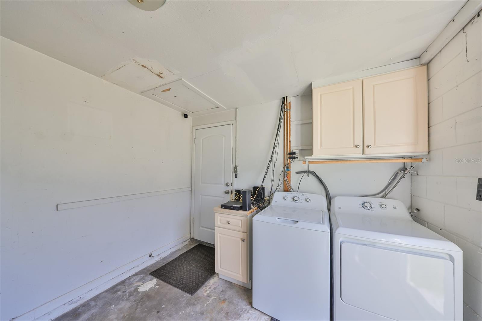 Image 22 of 30 For 6025 Florida Circle S