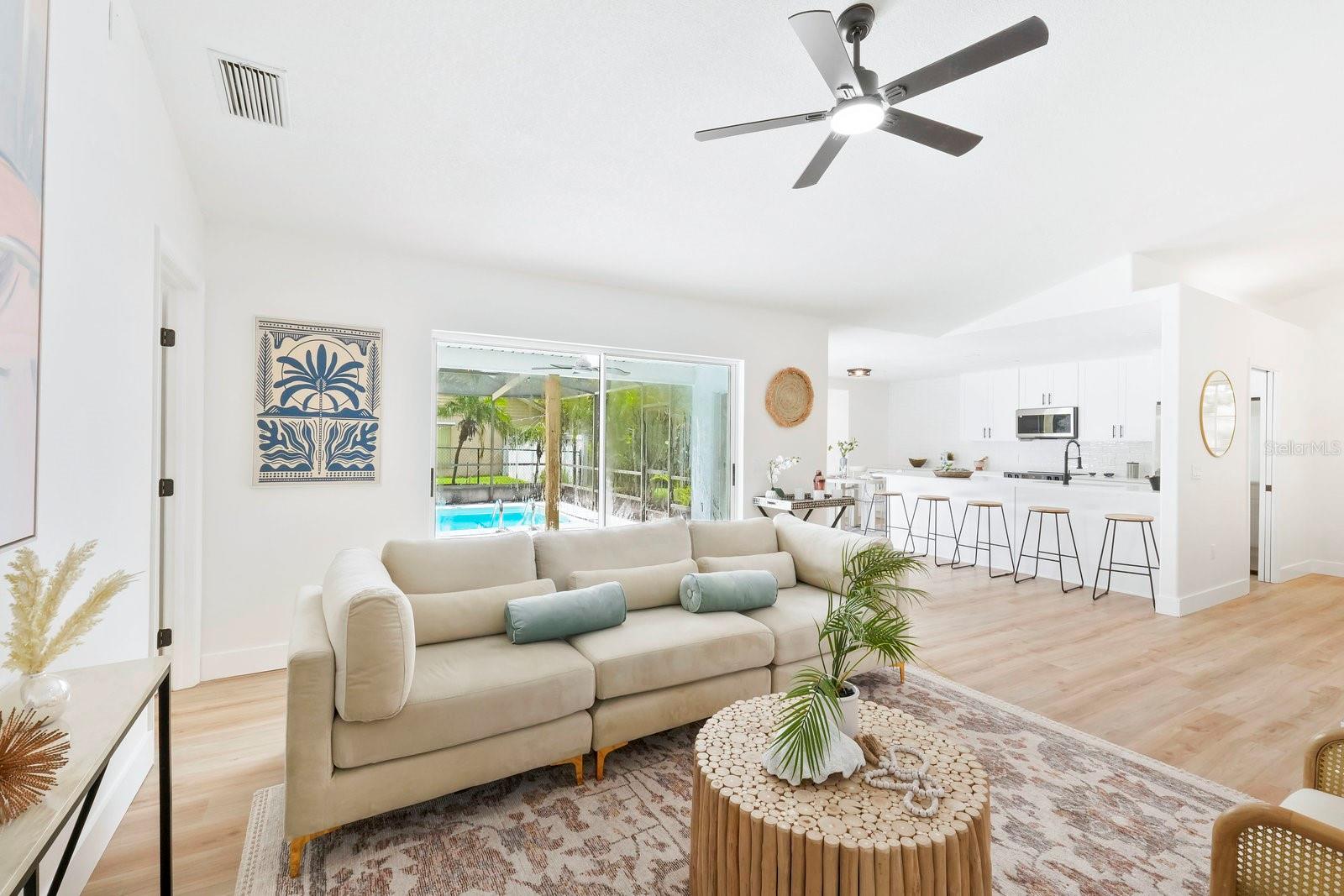 Listing photo id 10 for 373 Wood Dove Avenue