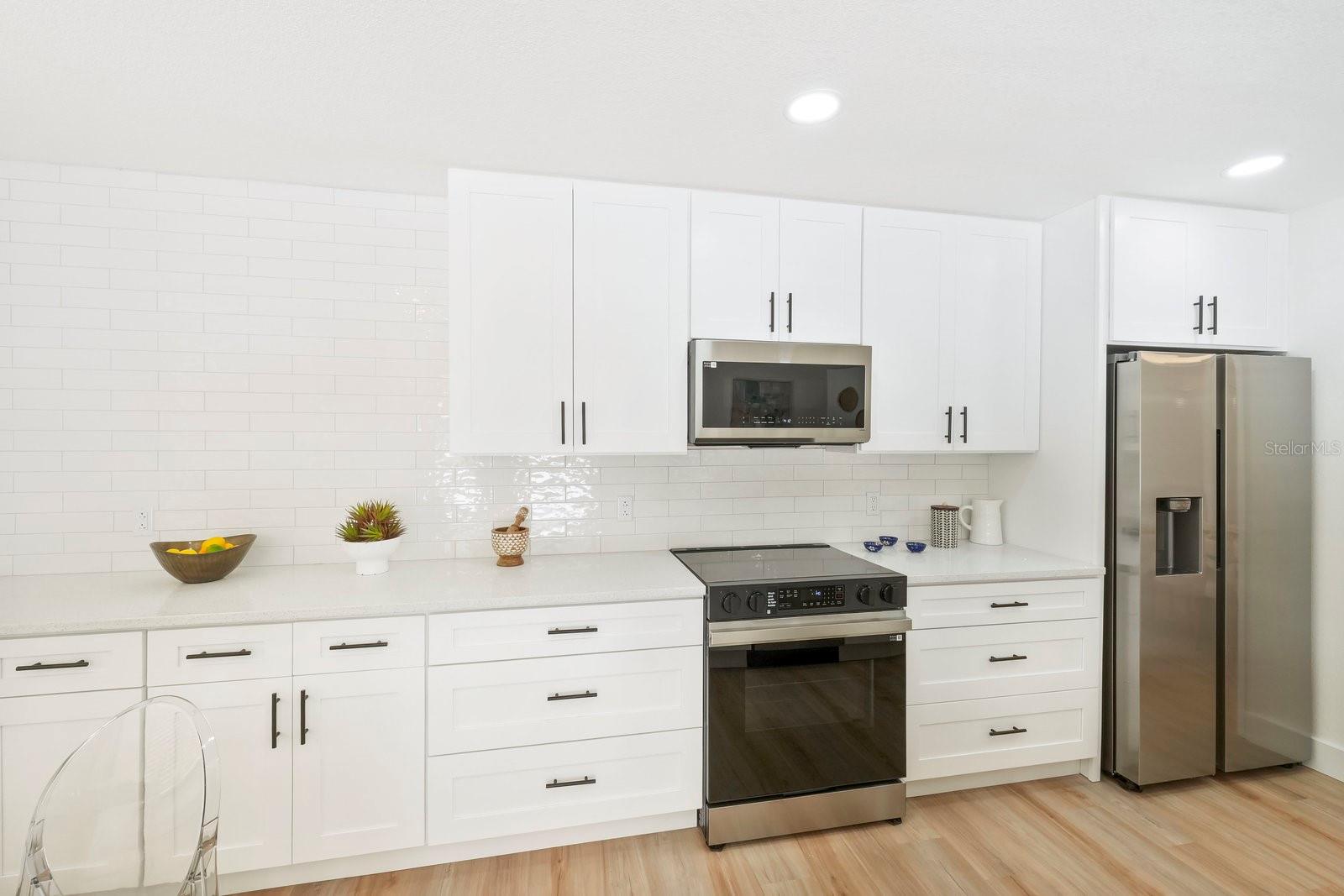 Listing photo id 14 for 373 Wood Dove Avenue