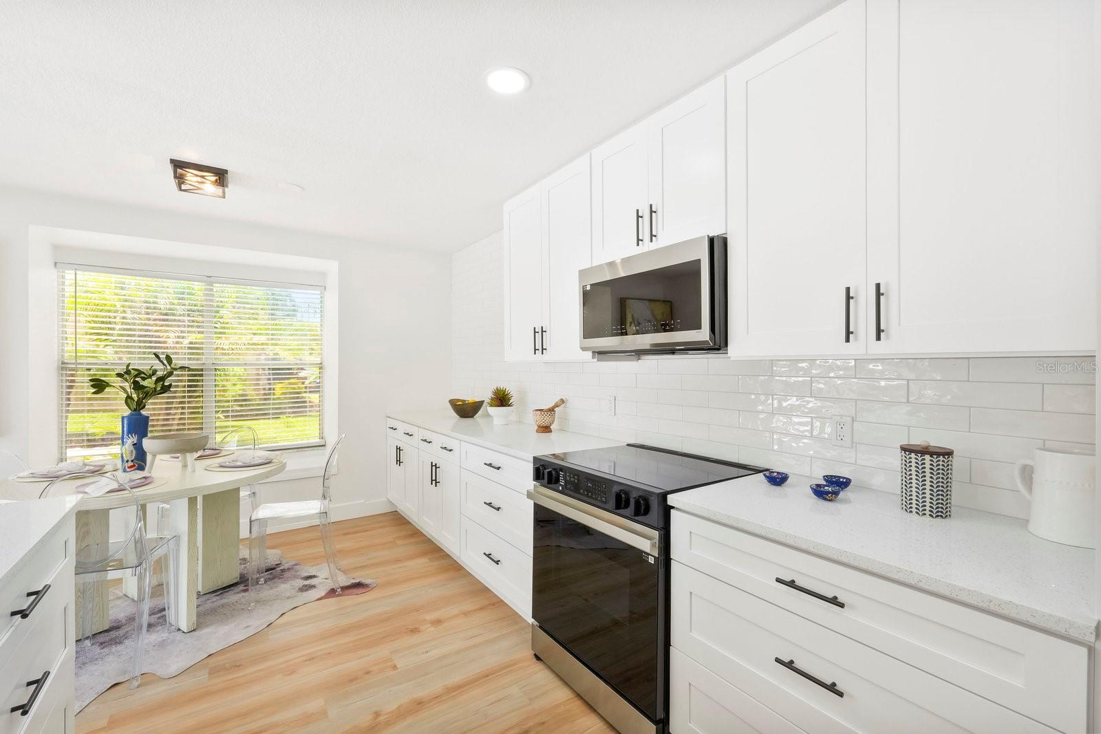 Listing photo id 15 for 373 Wood Dove Avenue