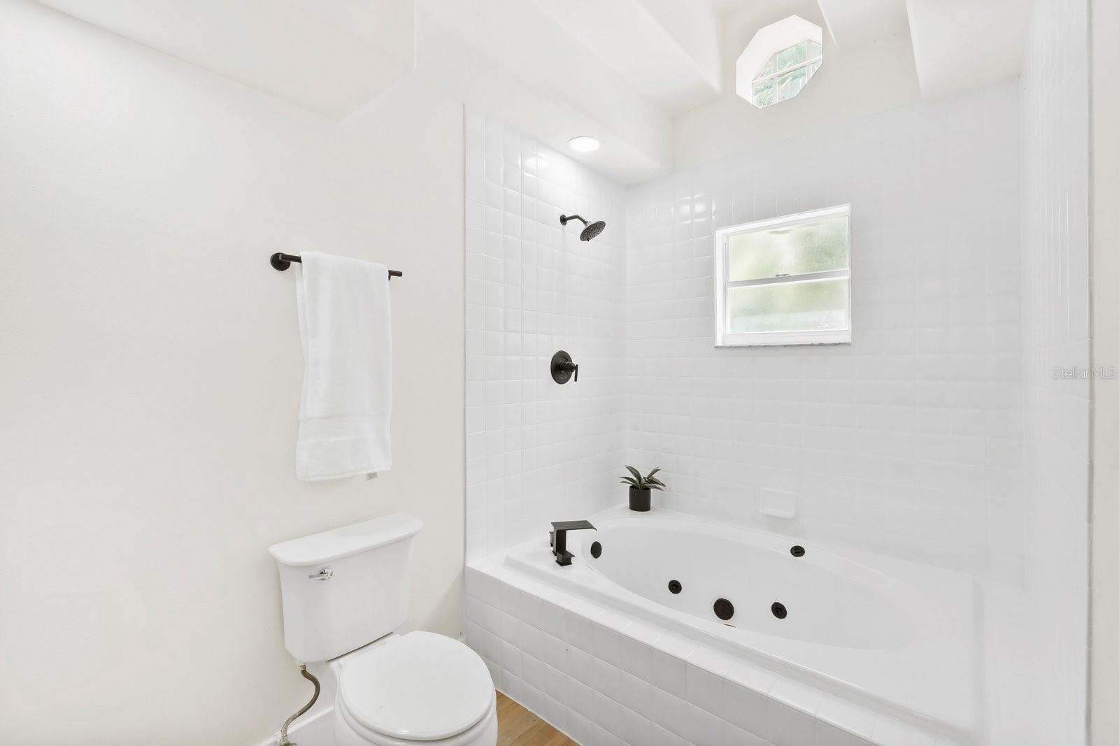 Listing photo id 22 for 373 Wood Dove Avenue