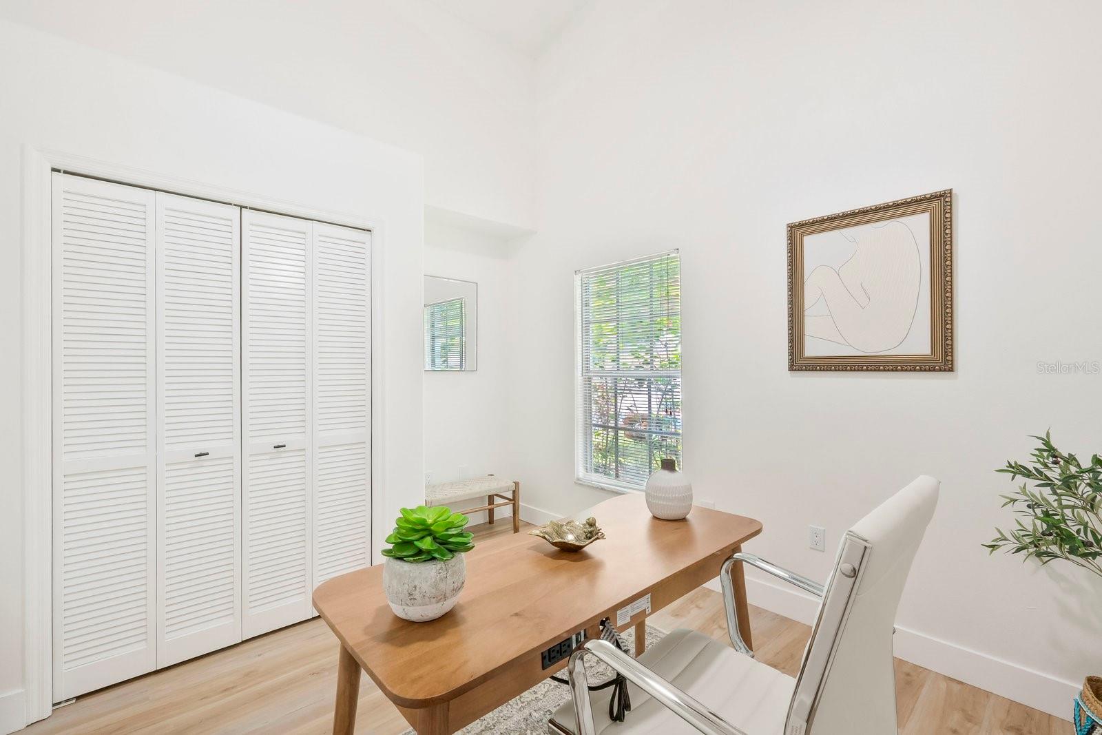Listing photo id 26 for 373 Wood Dove Avenue