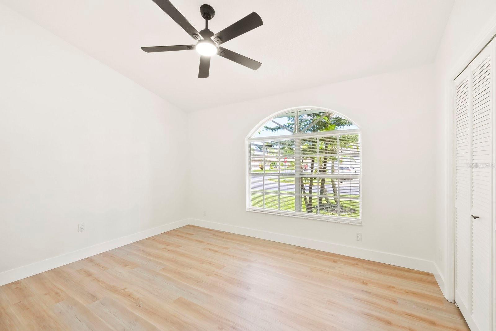 Listing photo id 28 for 373 Wood Dove Avenue