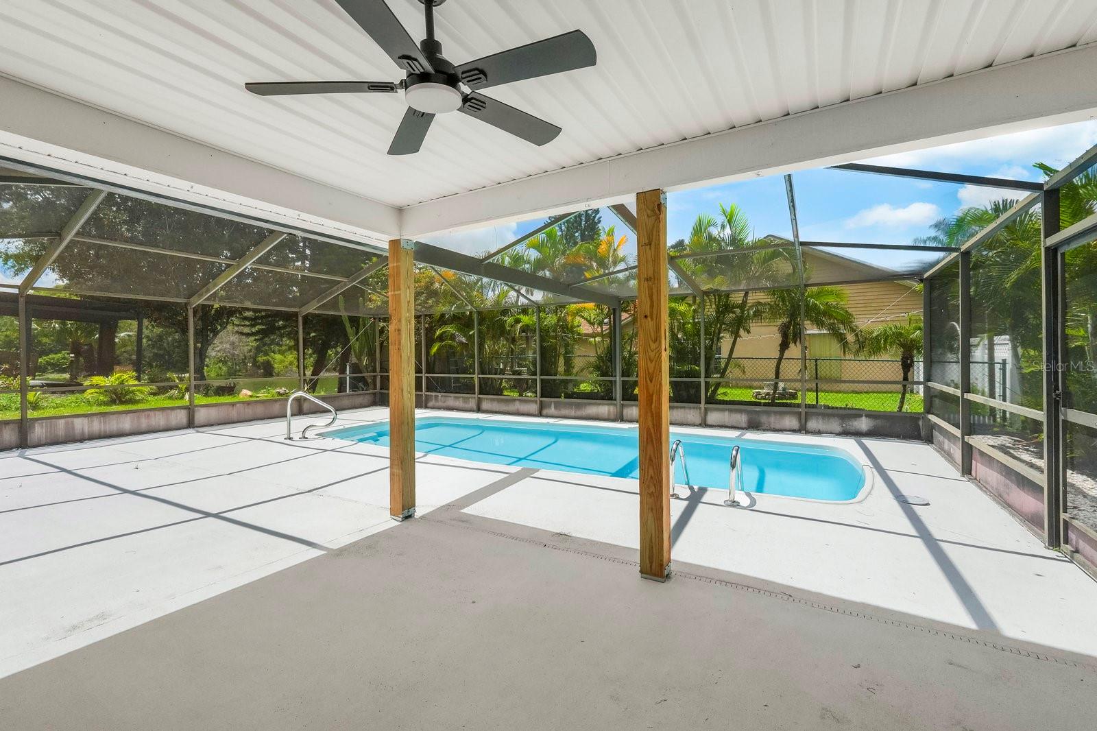 Listing photo id 31 for 373 Wood Dove Avenue