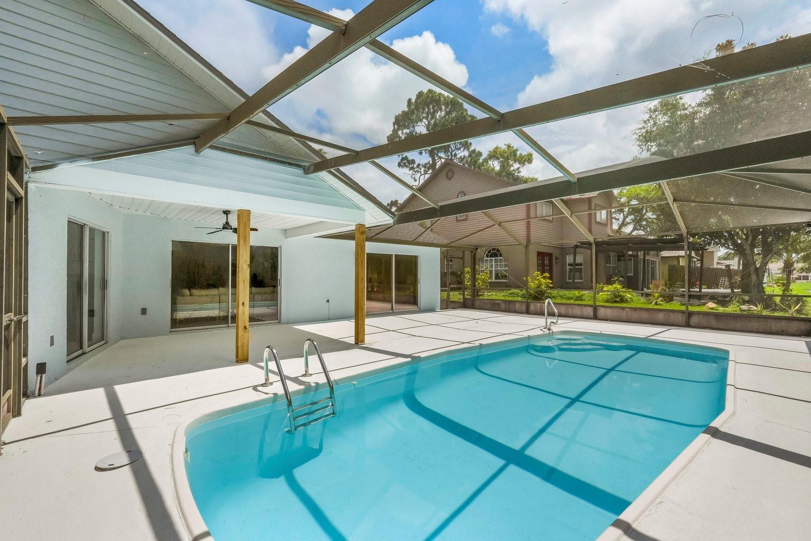 Listing photo id 32 for 373 Wood Dove Avenue