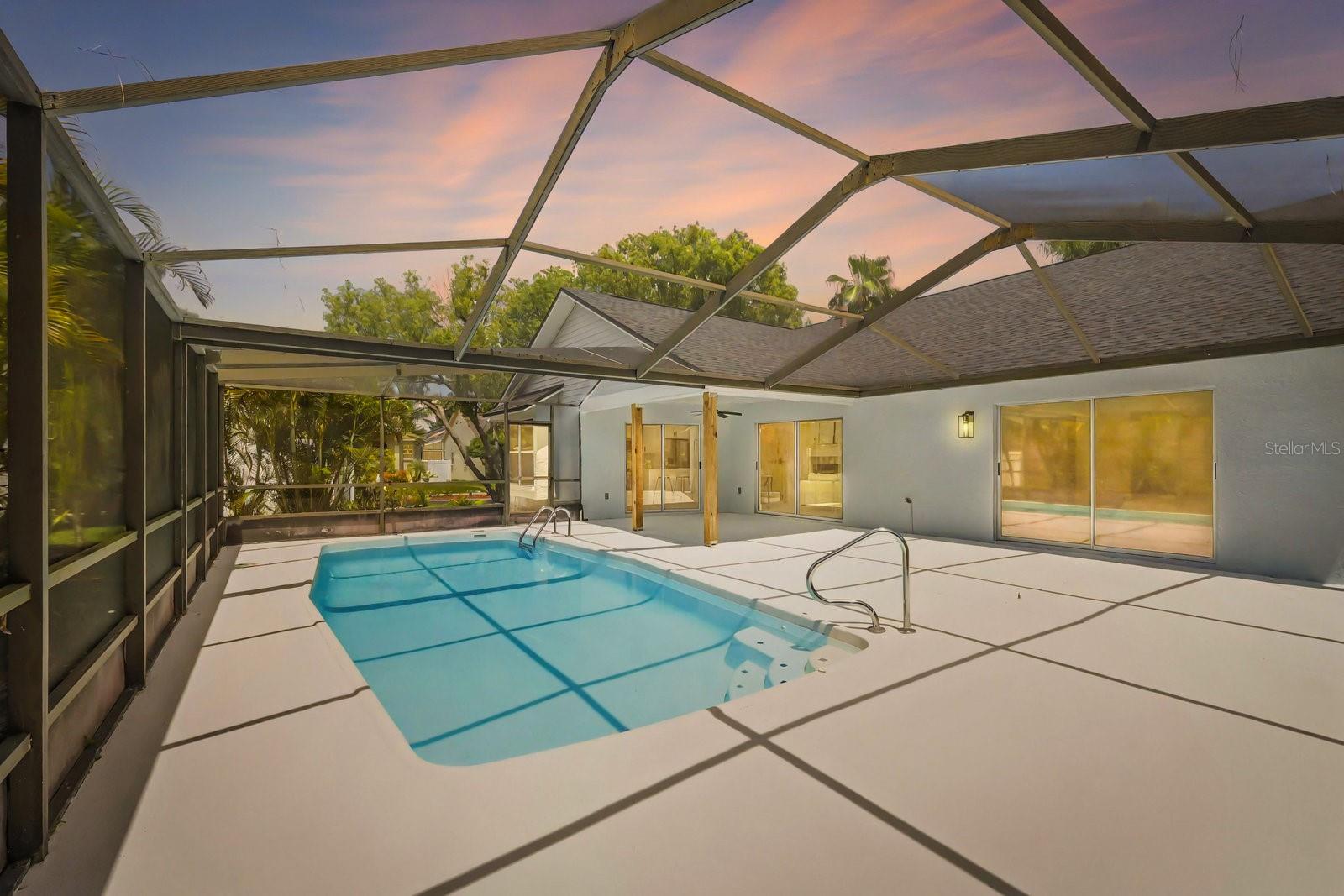 Listing photo id 7 for 373 Wood Dove Avenue